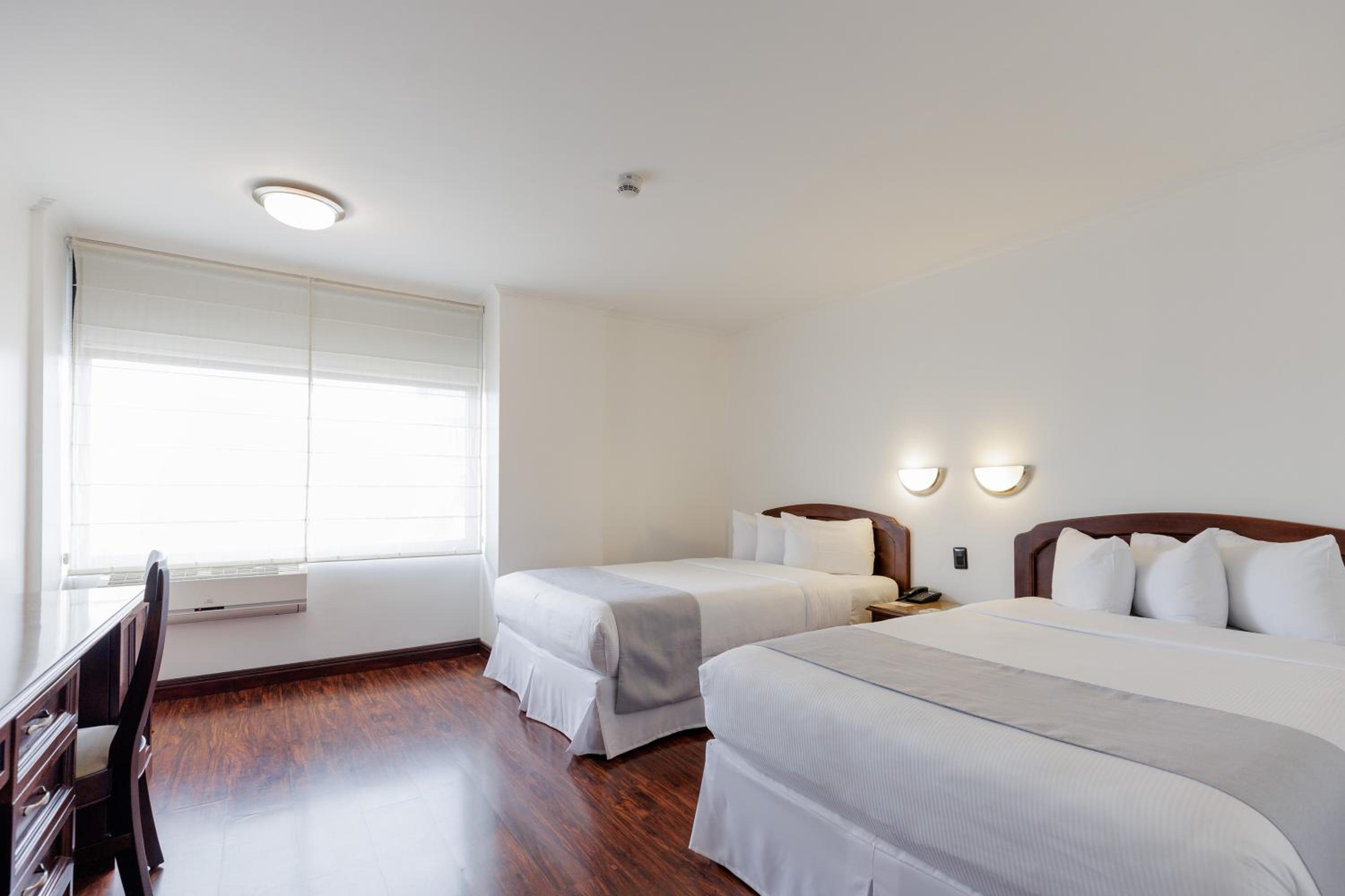 Standard Double Room - Photo 2