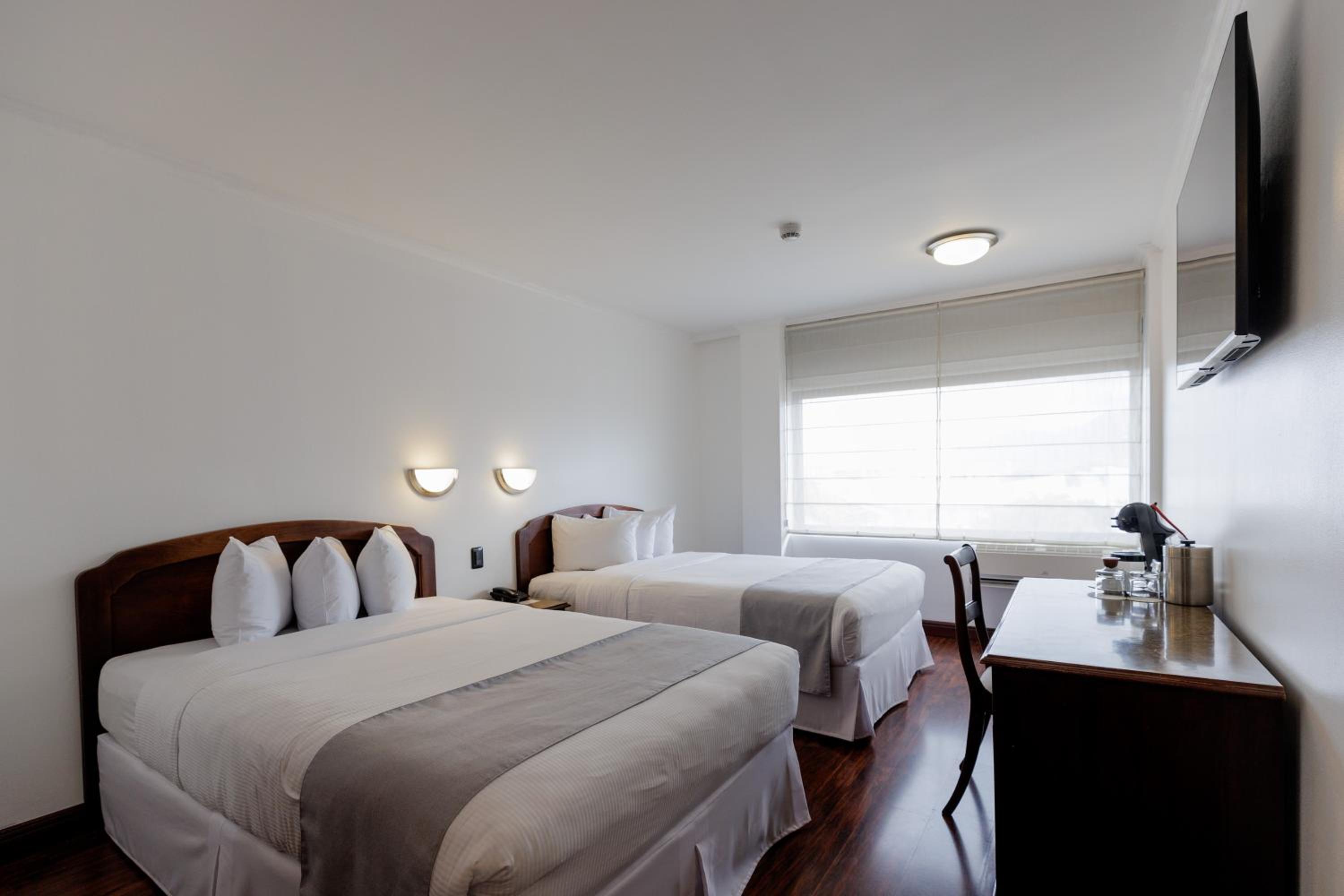 Standard Double Room - Photo 3