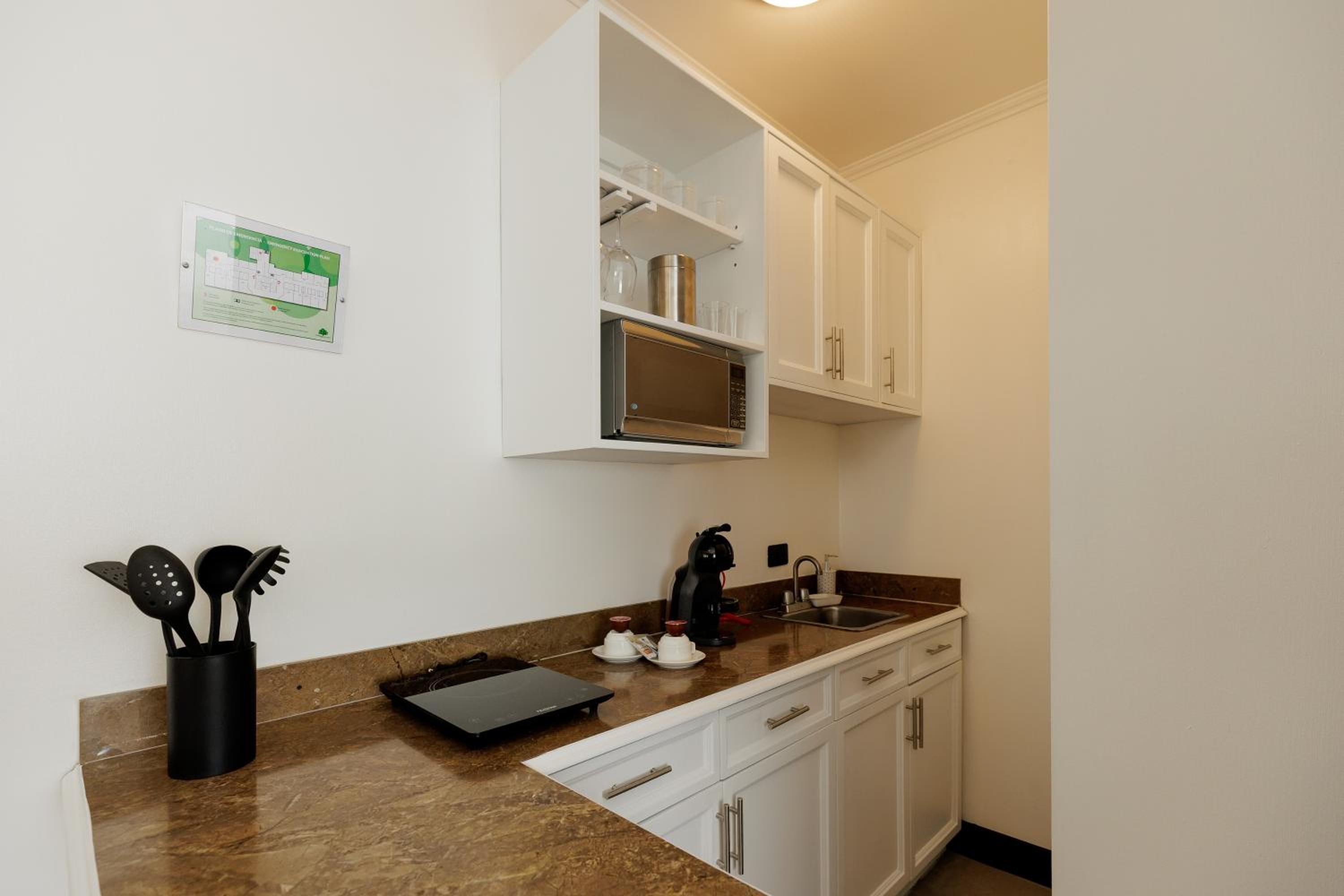 Premium Suite - Photo 2
