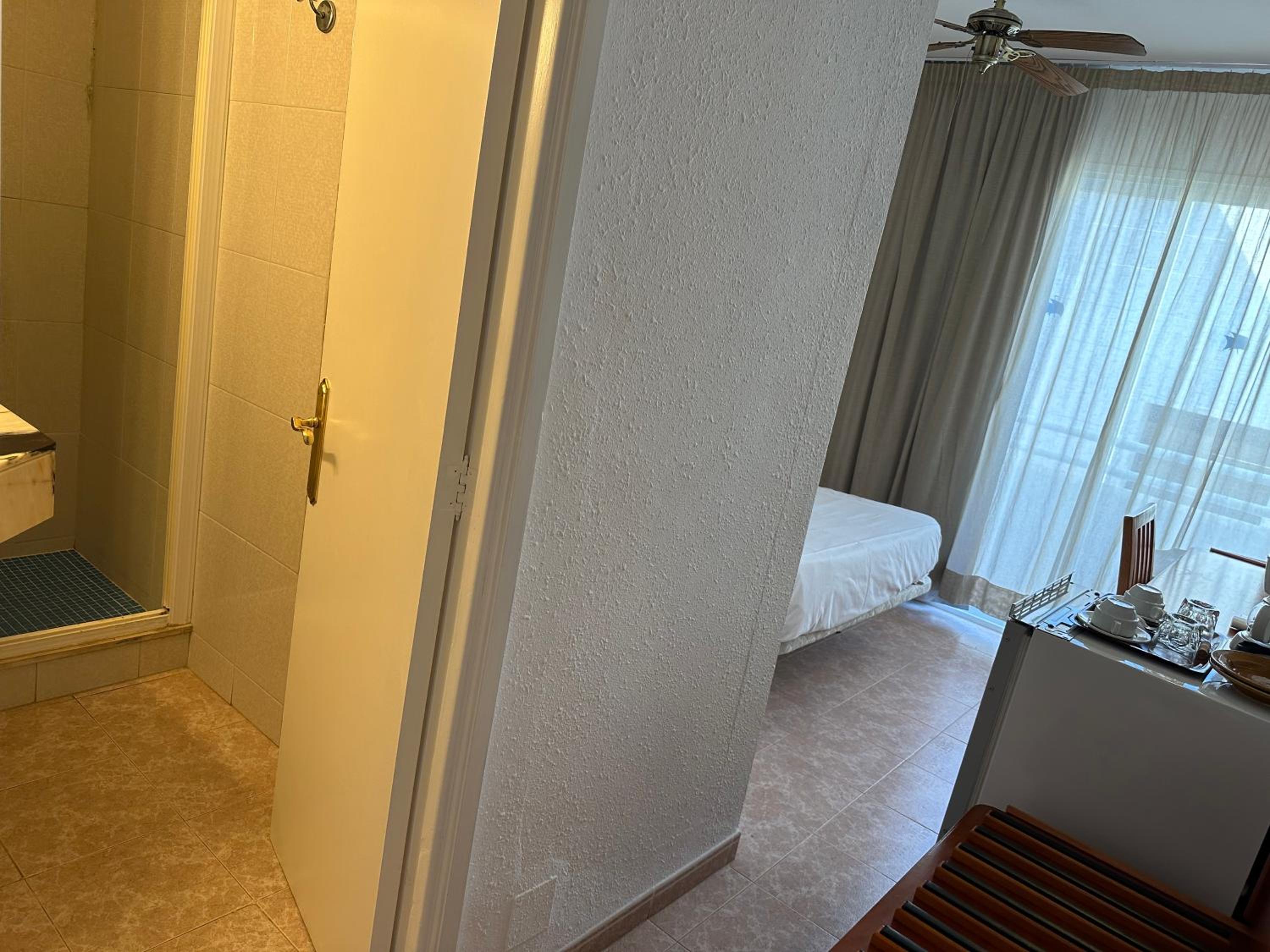 Single Room photo 2
