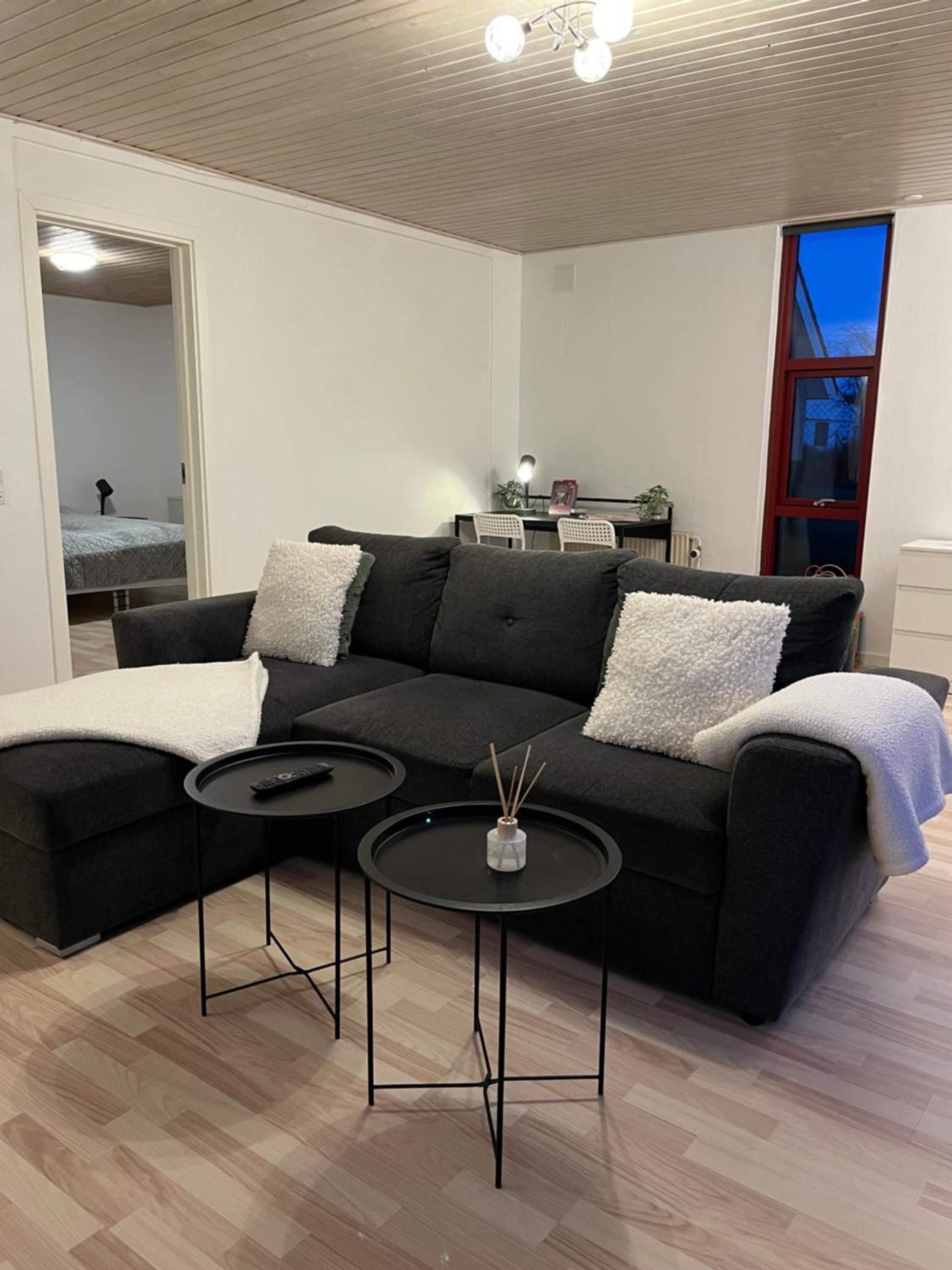 One-Bedroom Apartment photo 1