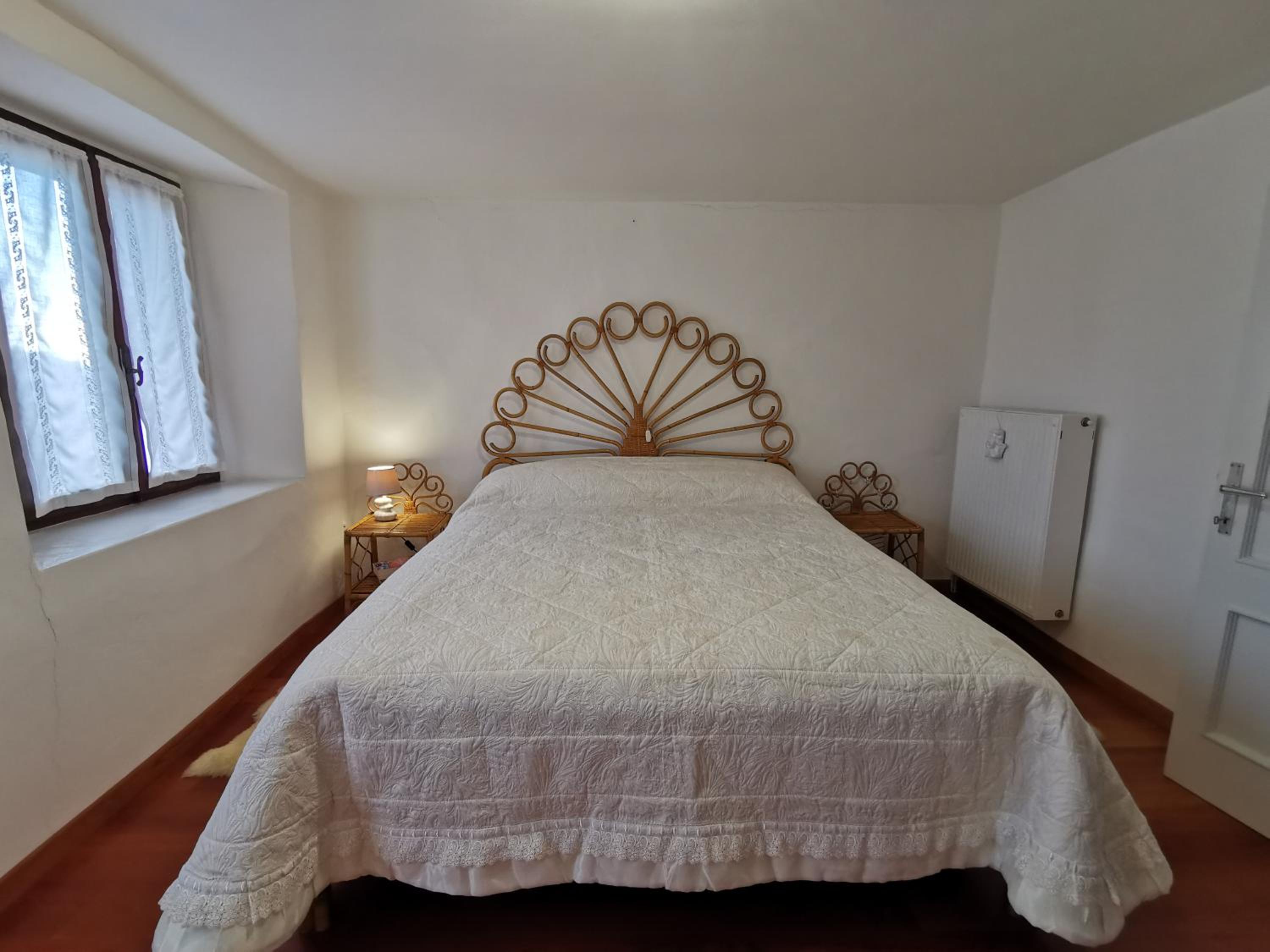 Standard Double Room with Shared Bathroom photo 3
