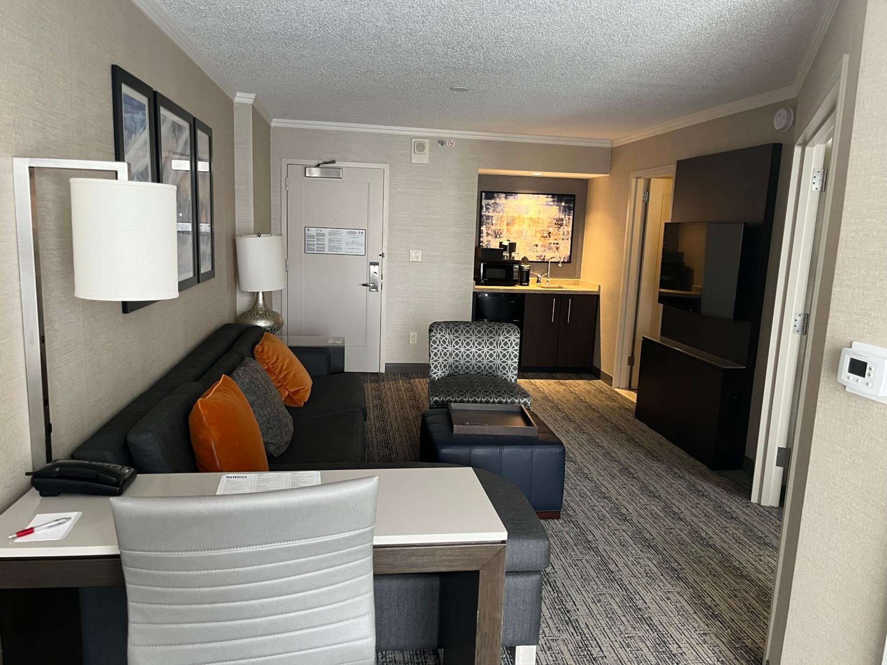 One-Bedroom Suite with Sofa Bed - Photo 2