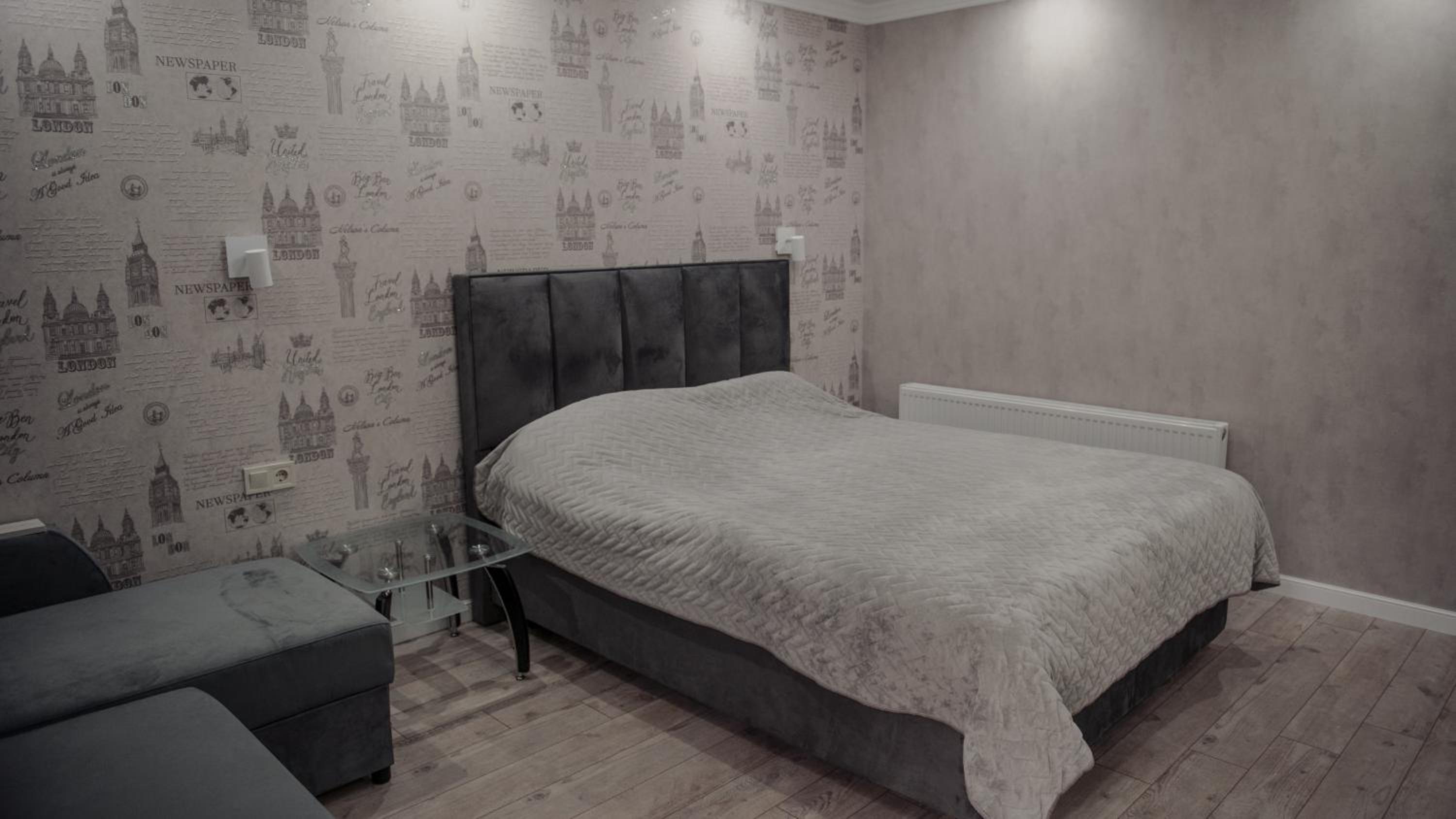 Studio Apartment with Balcony photo 1