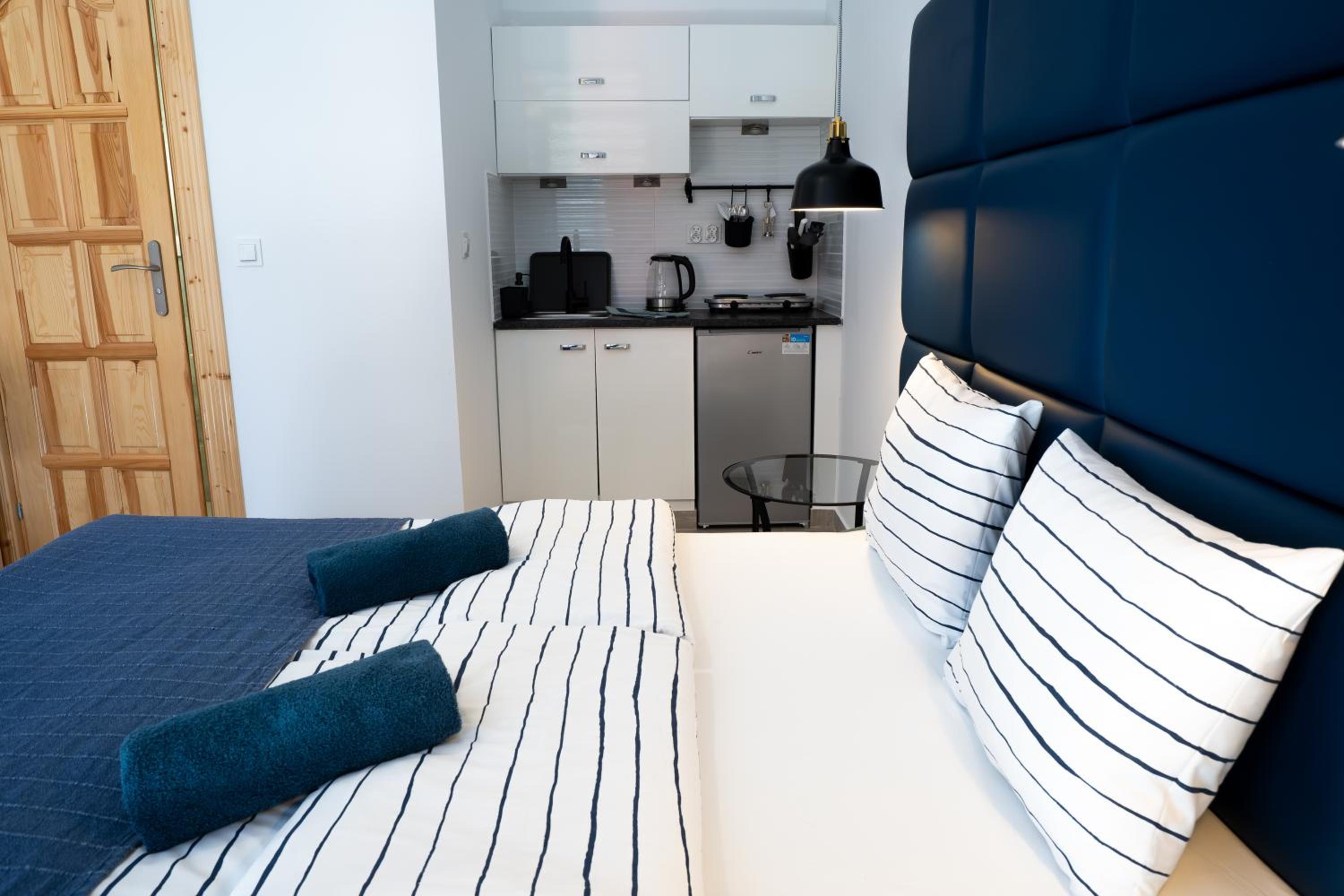 Deluxe Double Room - Photo 8