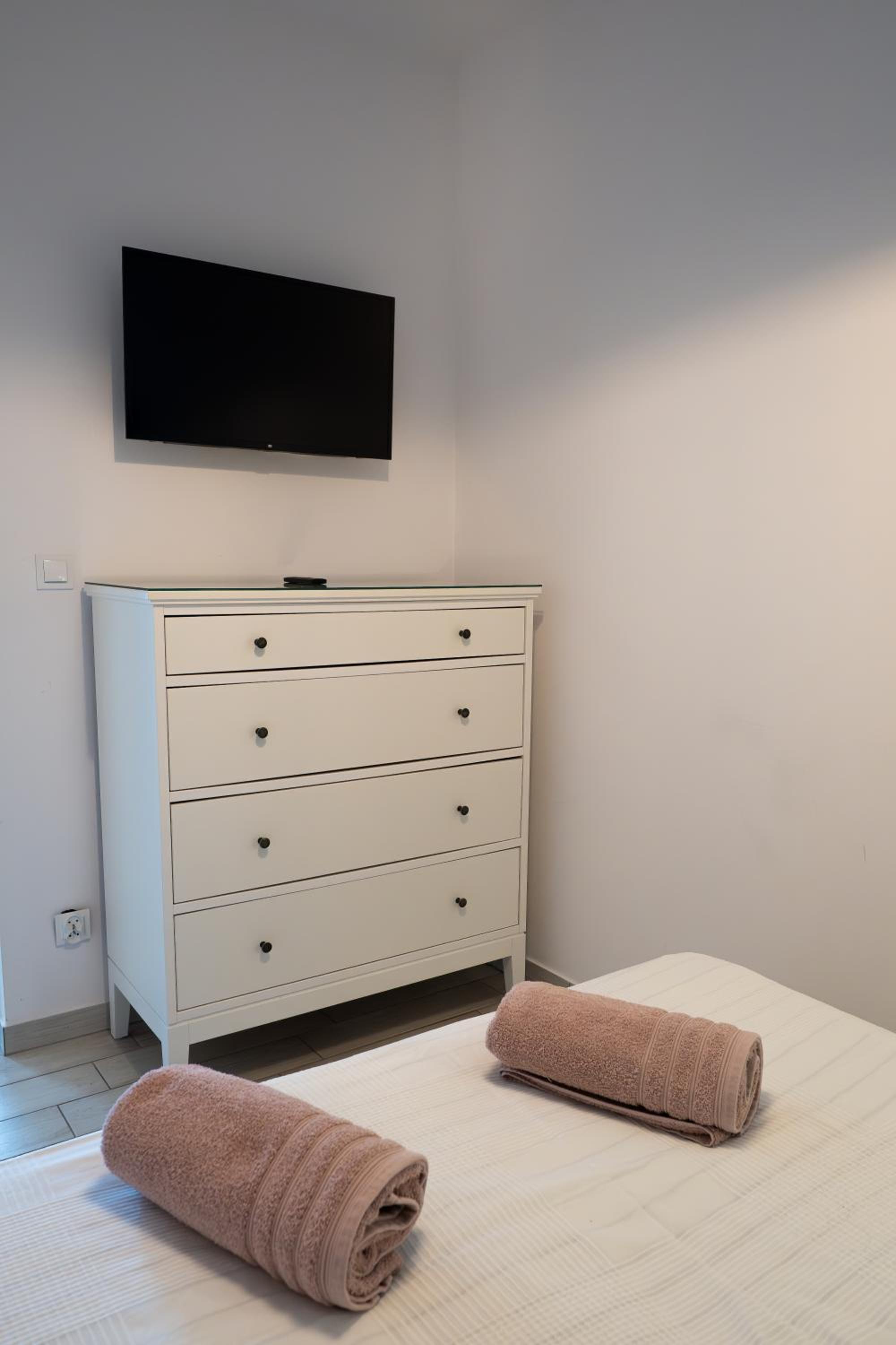 Deluxe Suite - Photo 5