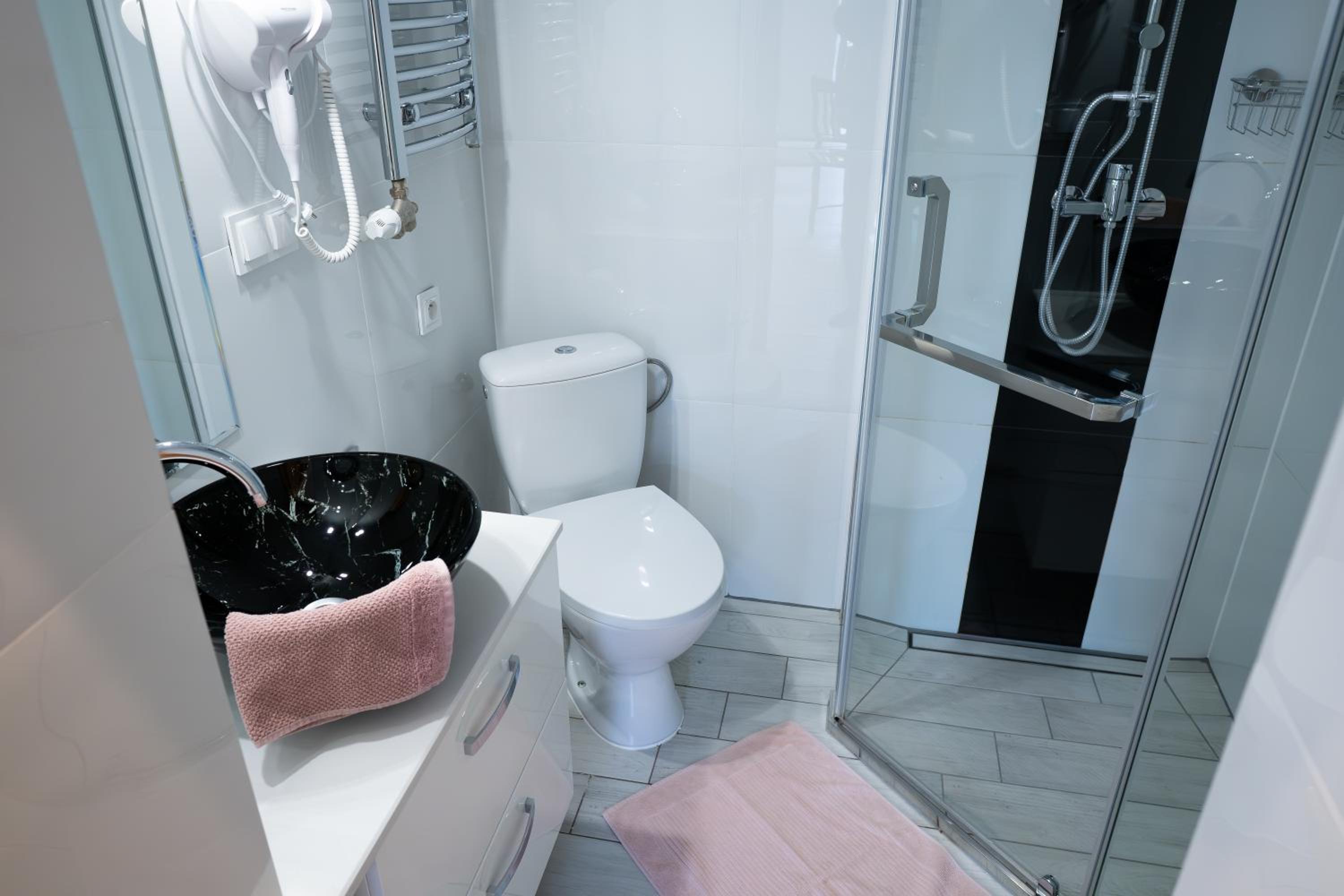 Deluxe Suite - Photo 4