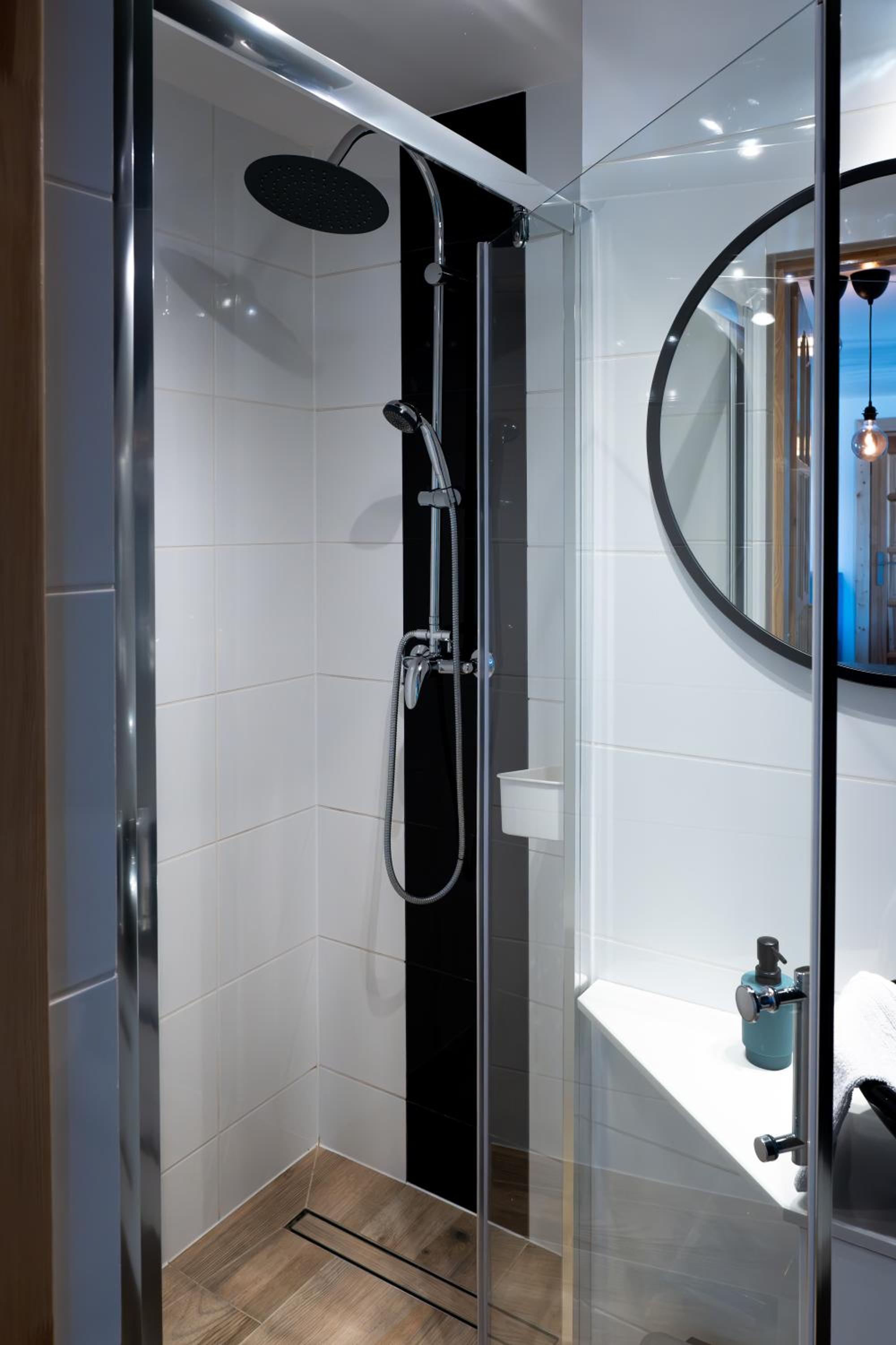 Deluxe Suite - Photo 21