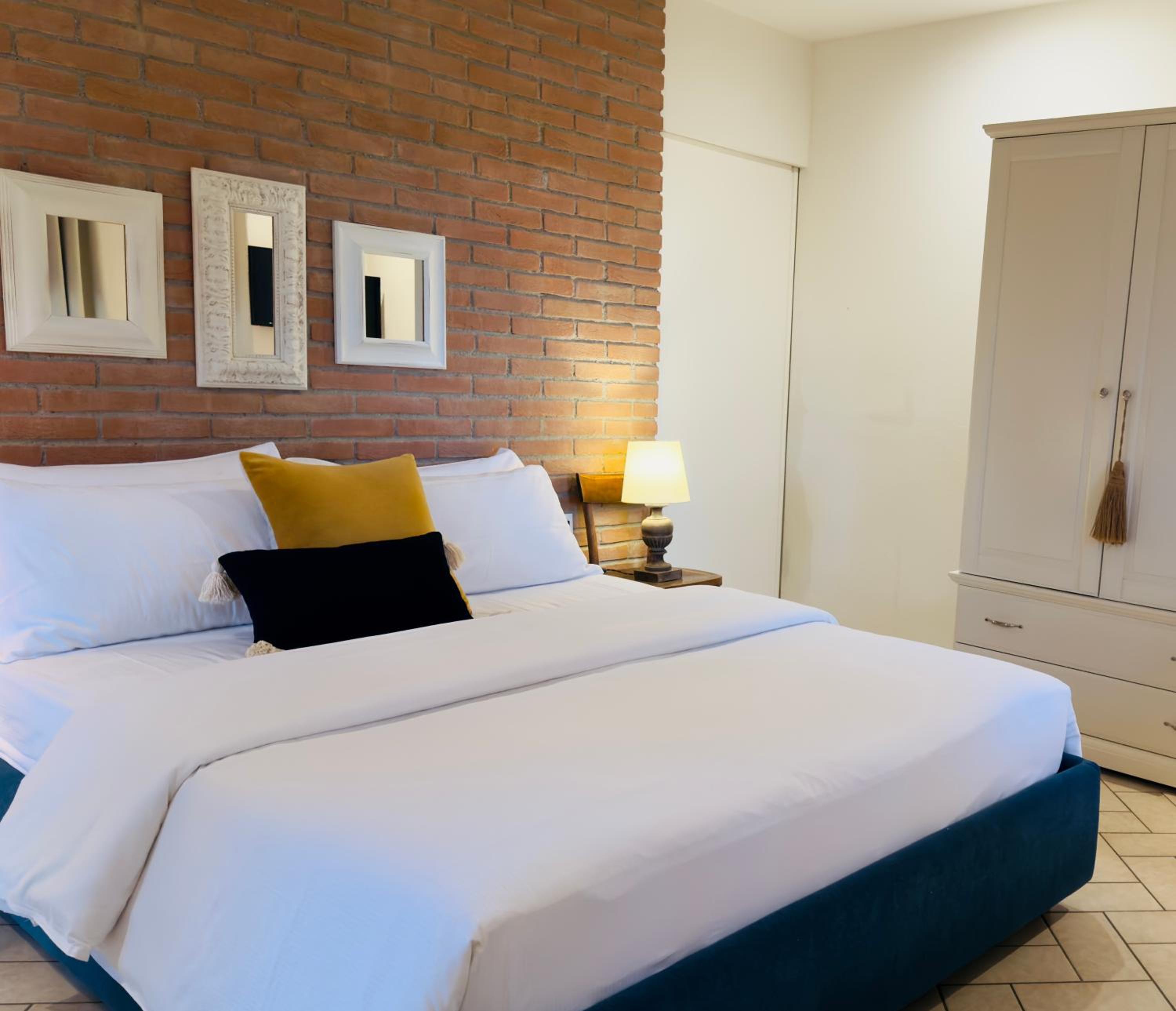 Double Room with Garden View - Photo 7