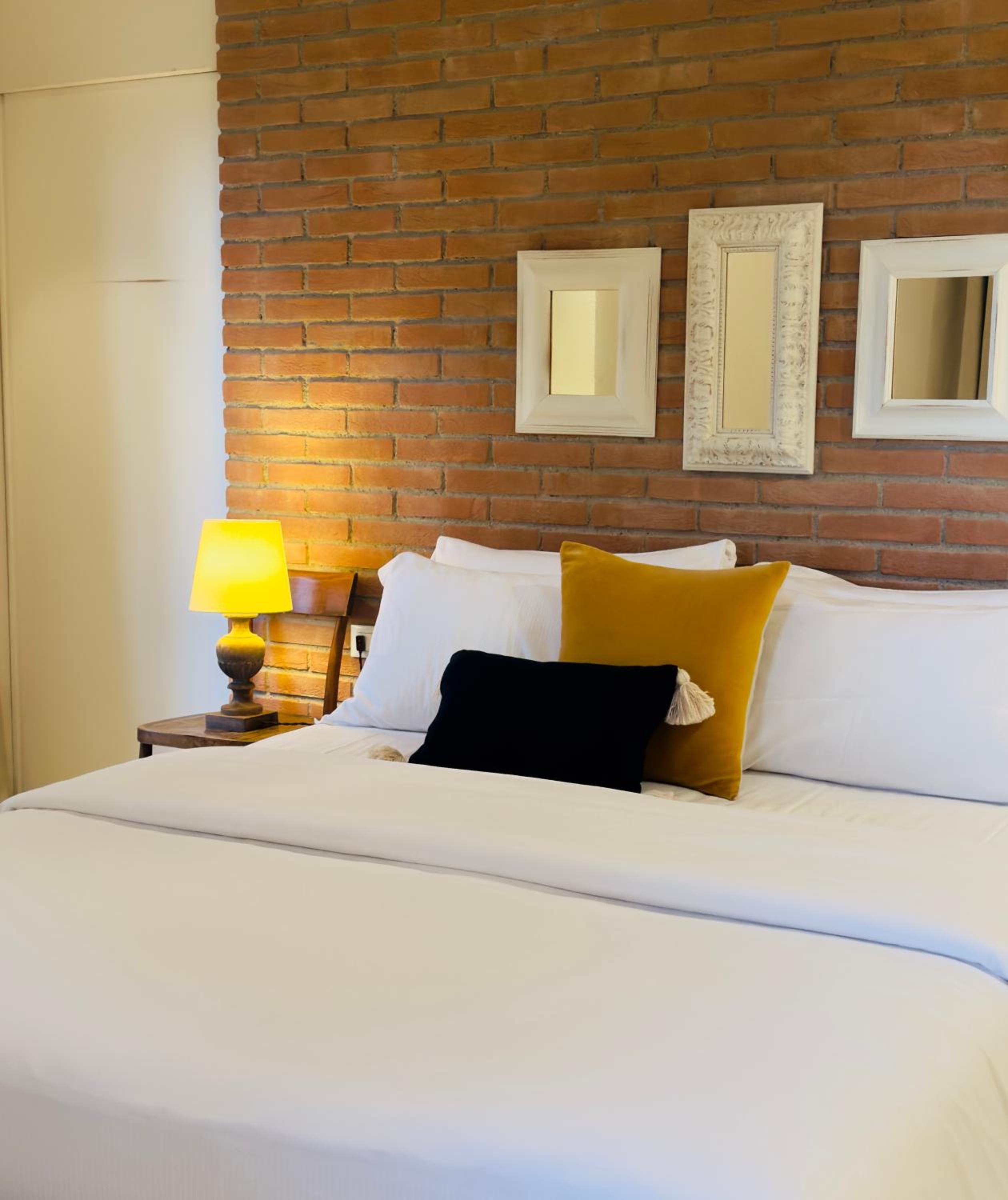 Double Room with Garden View - Photo 8