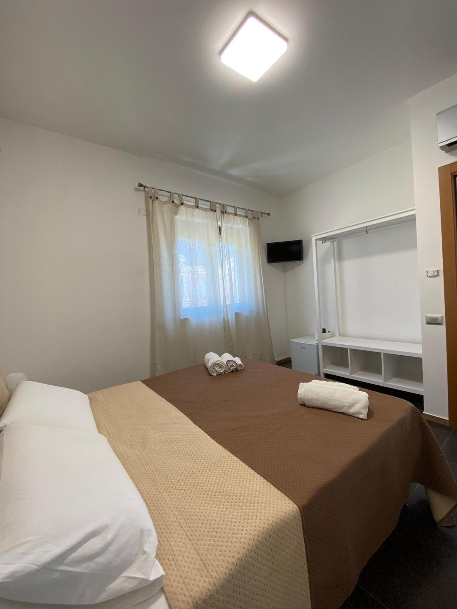Double Room with Private External Bathroom