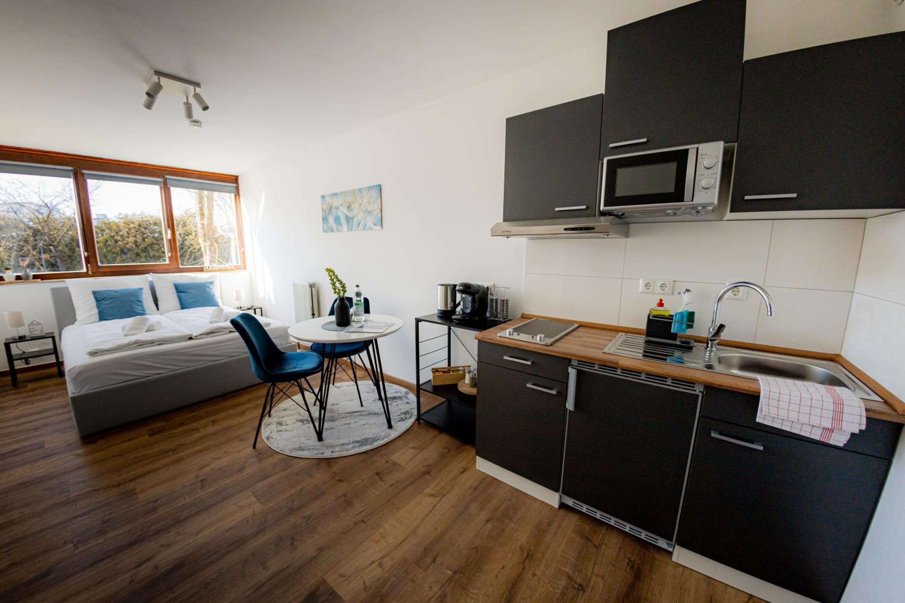 One-Bedroom Apartment photo 1