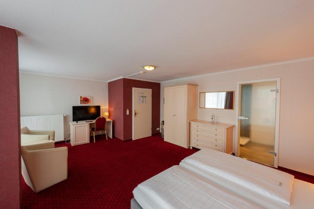 Large Double Room - Photo 15