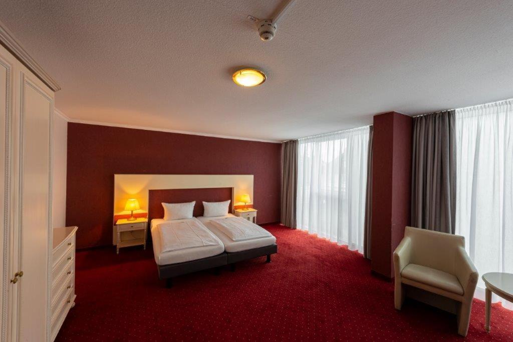 Large Double Room - Photo 16