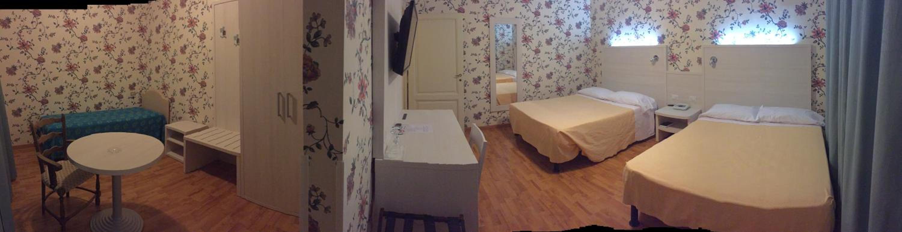 Quadruple Room - Photo 5