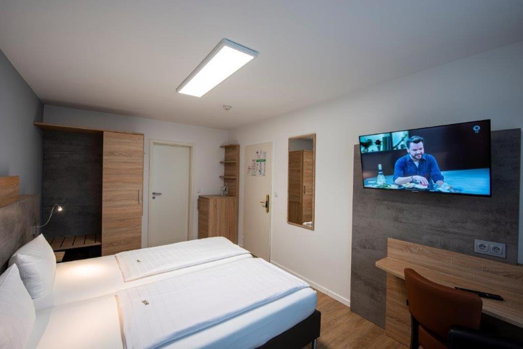 Standard Double Room - Photo 6