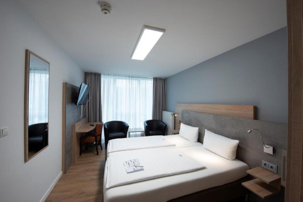 Standard Double Room - Photo 5