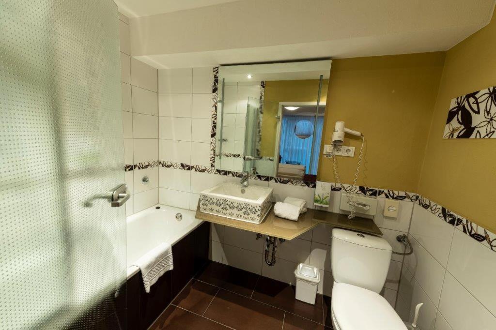 Standard Double Room - Photo 3