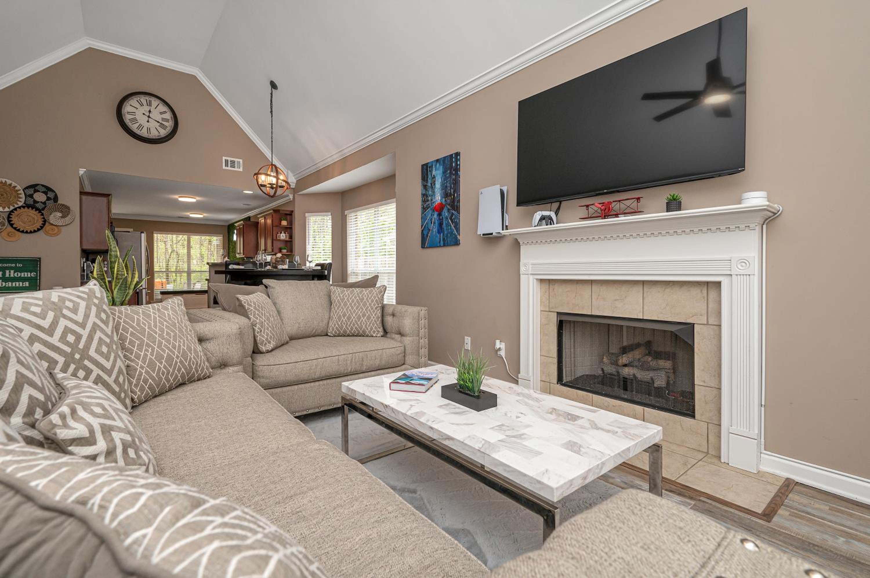 Deluxe Family Room photo 1