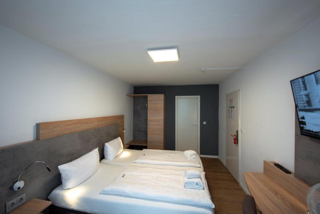 Standard Double Room - Photo 1