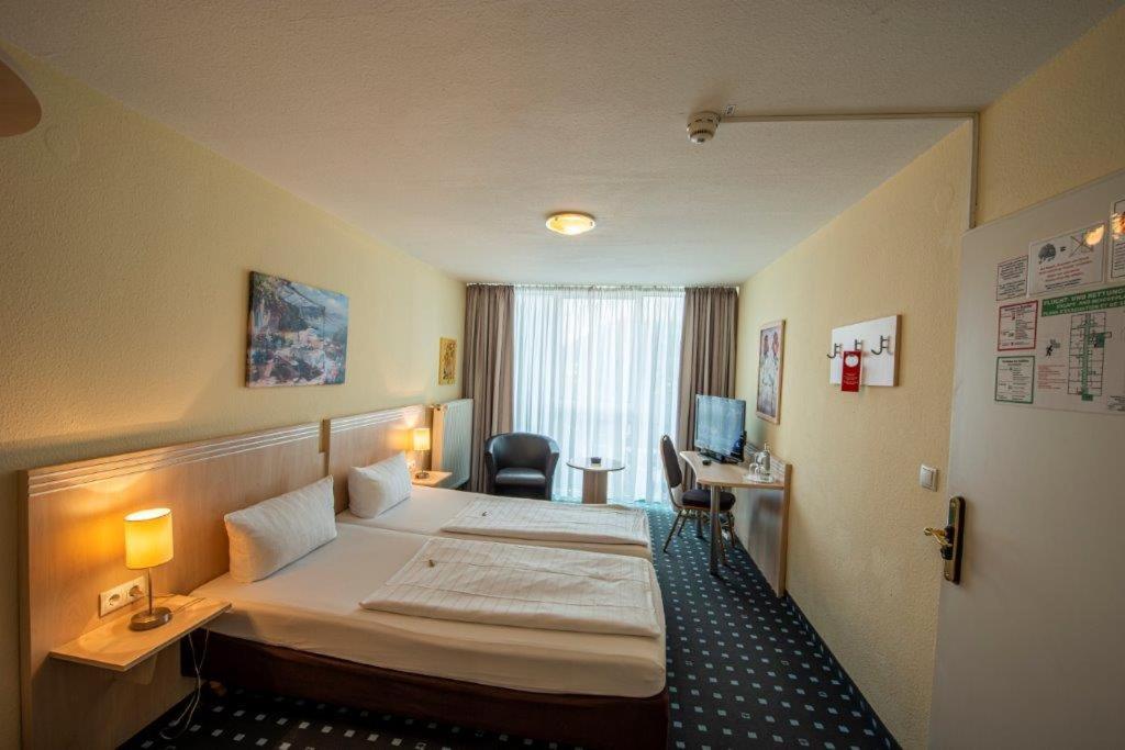 Standard Double Room - Photo 15