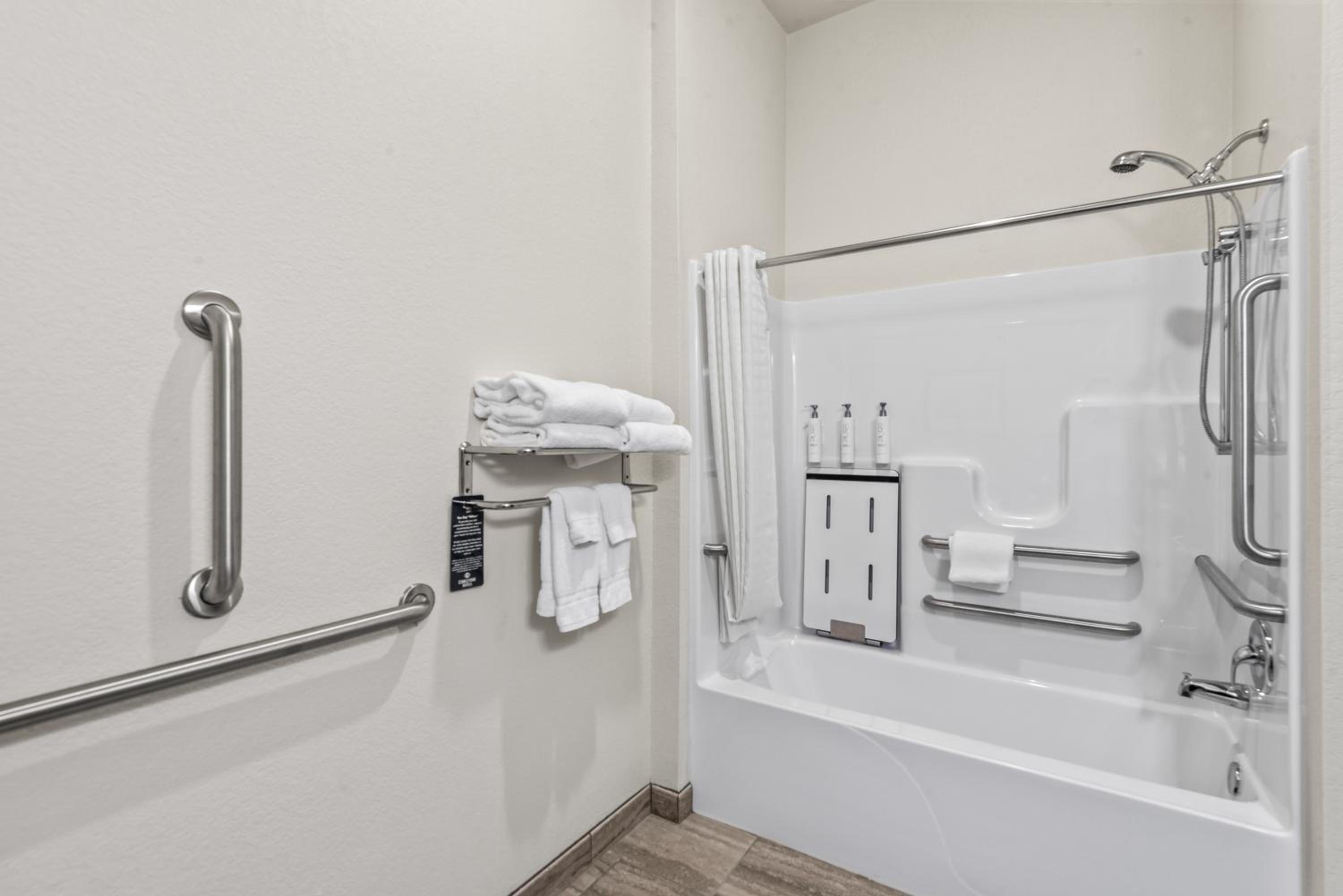 King Room - Disability Access - Photo 6