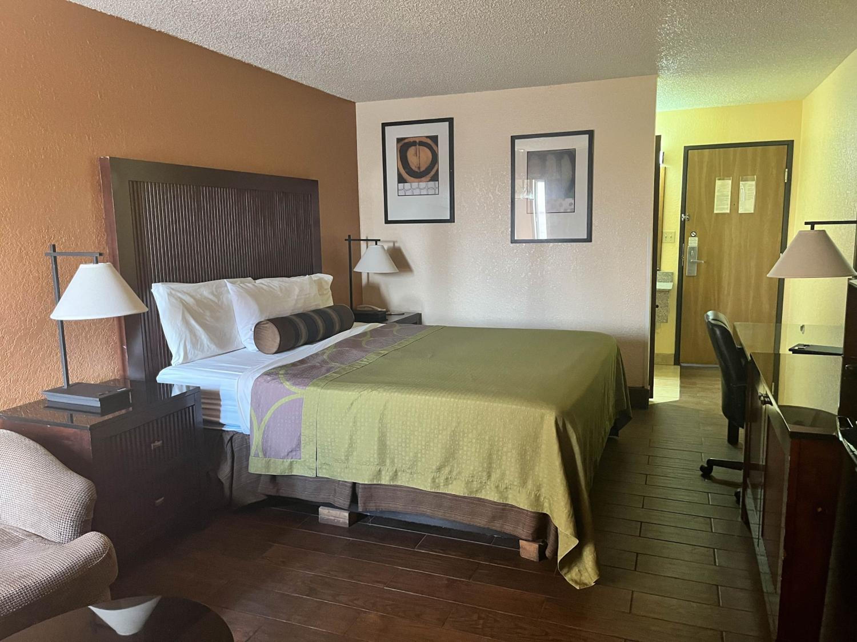 King Room - Disability Access - Non-Smoking