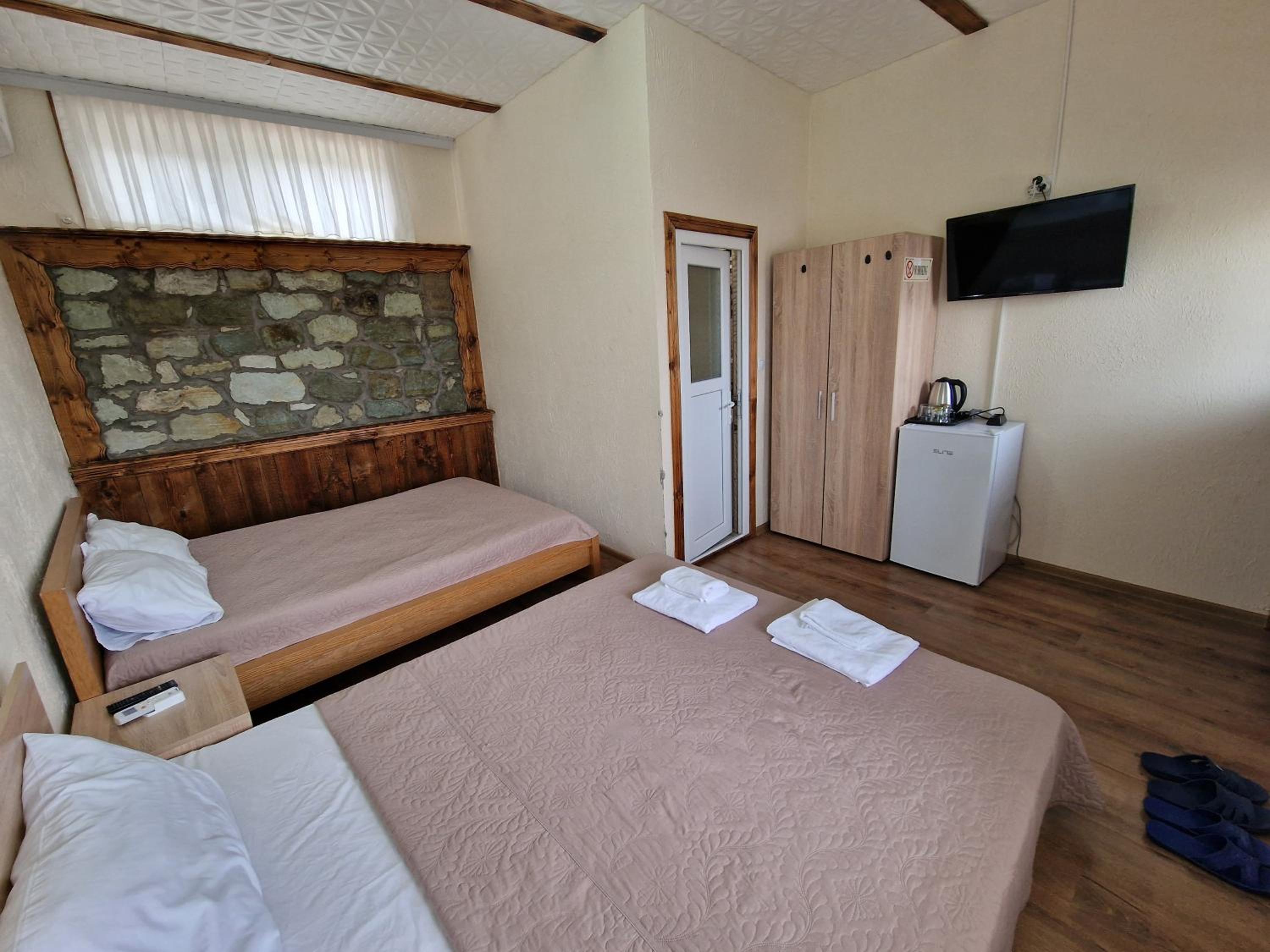 Triple Room with Balcony - Photo 2