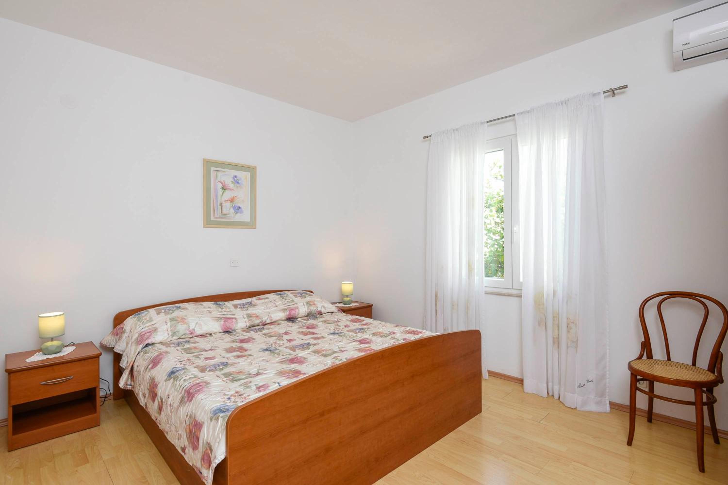 Apartment With Garden View