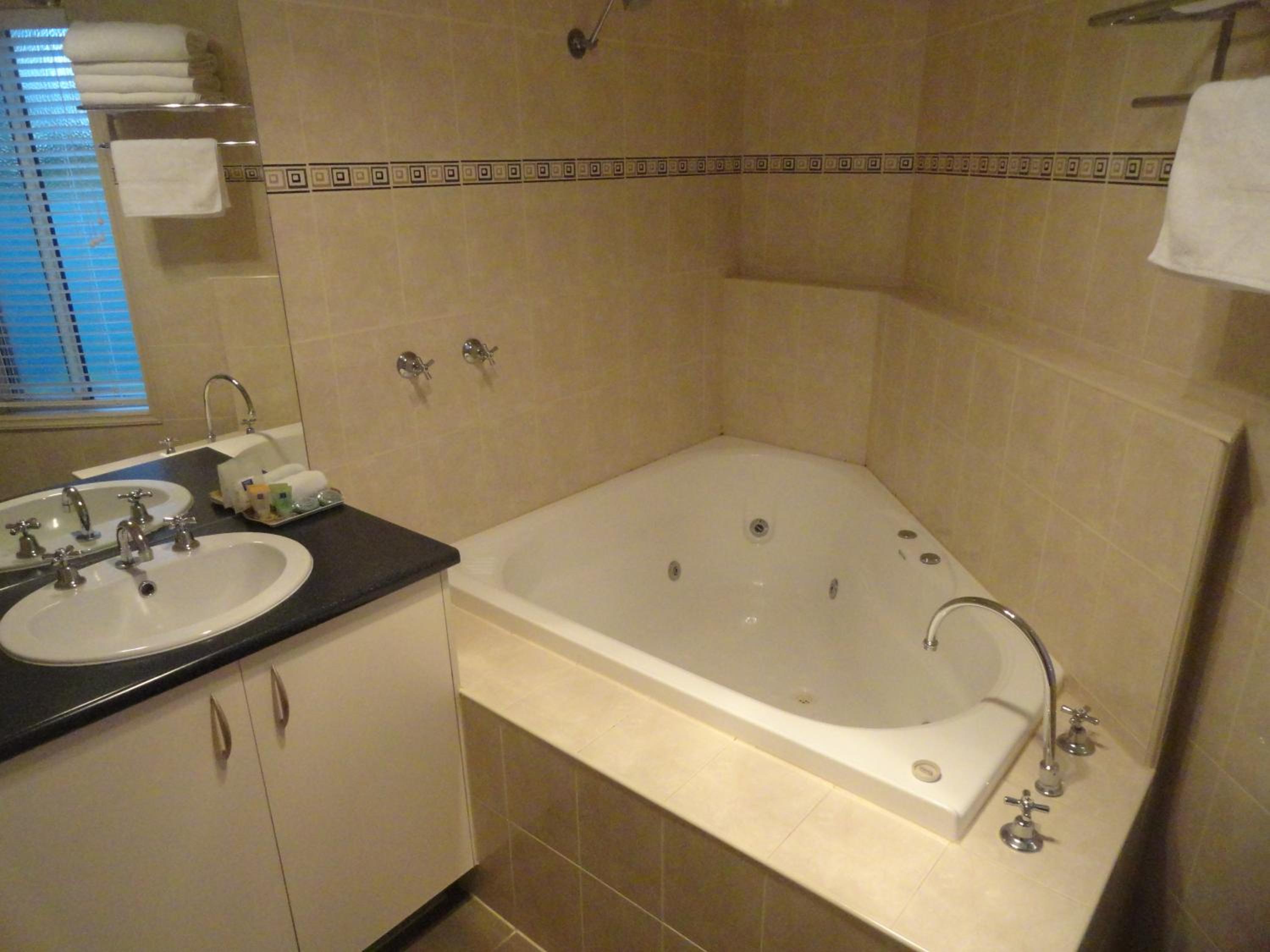 Two-Bedroom Apartment - Photo 5