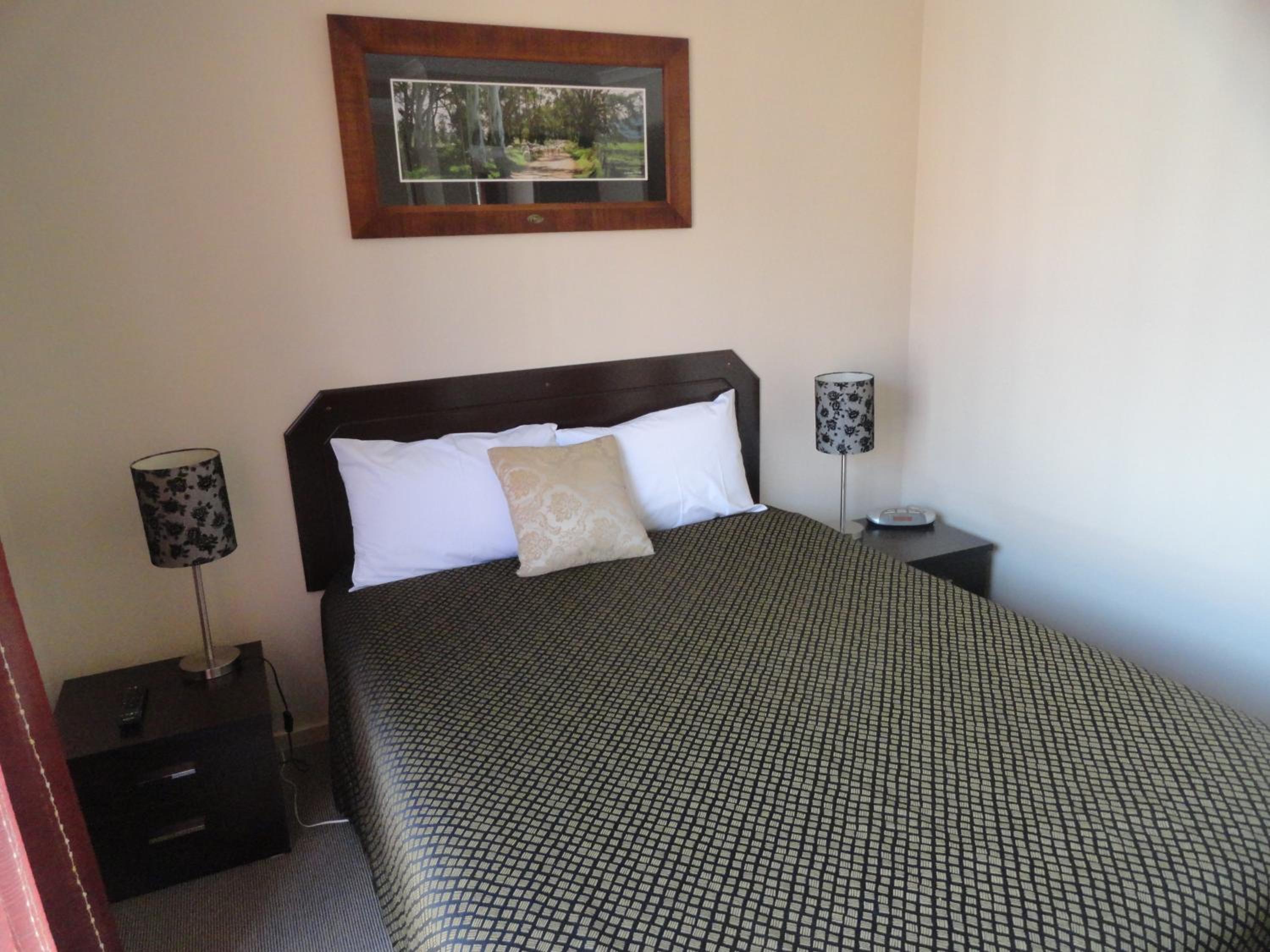 One-Bedroom Apartment - Photo 7