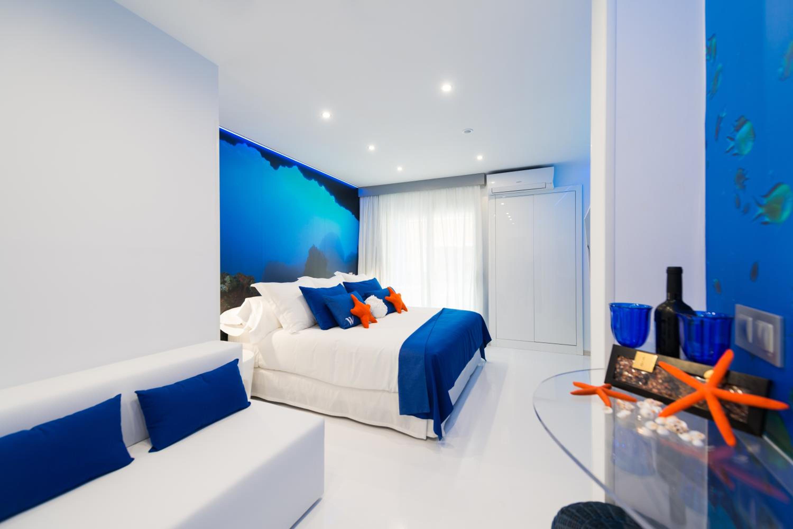 Double Room with Balcony and Partial Sea View photo 3