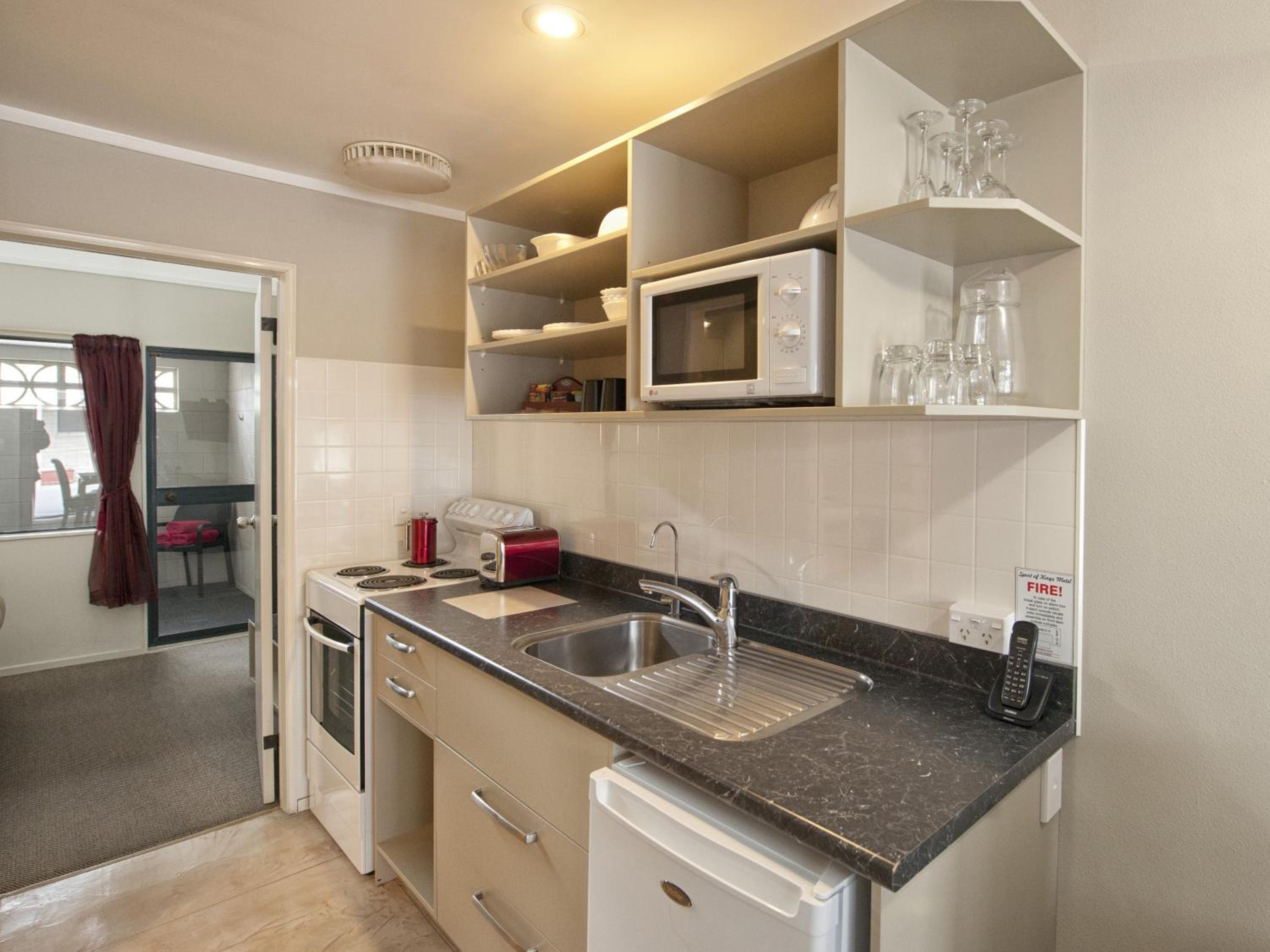 One-Bedroom Apartment with Hot Tub - Photo 12