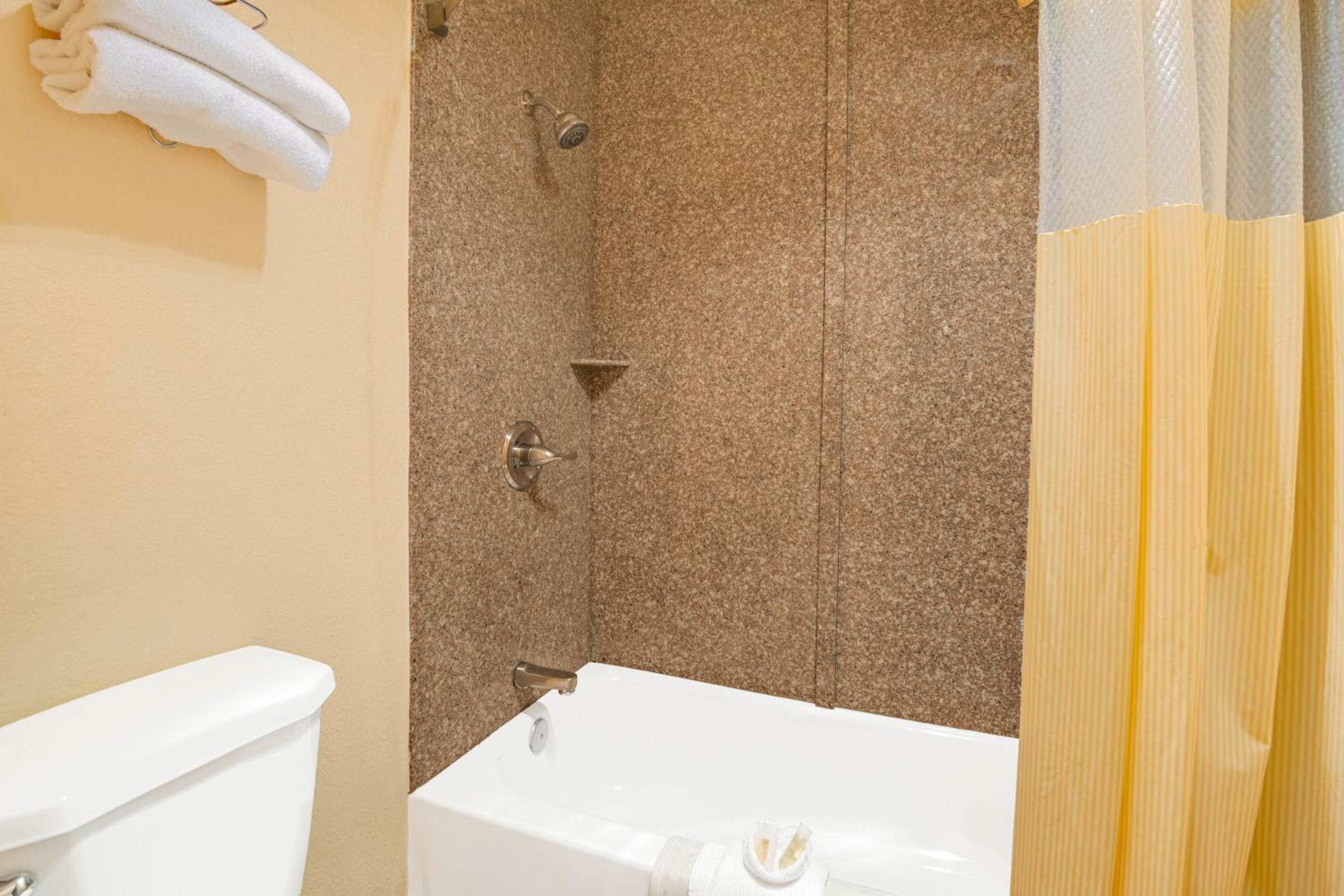 King Room - Non-Smoking - Photo 5
