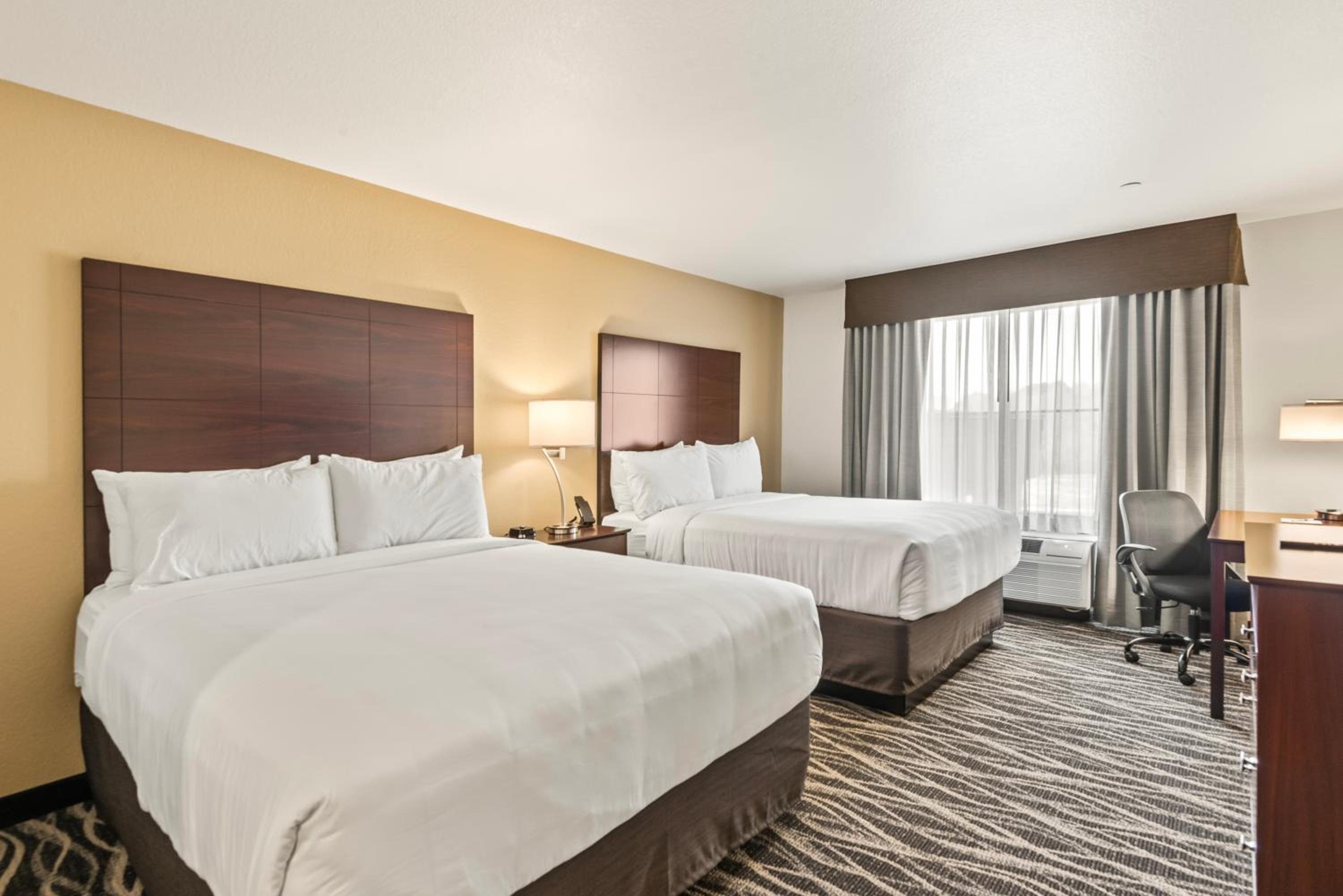Queen Room with Two Queen Beds - Photo 1