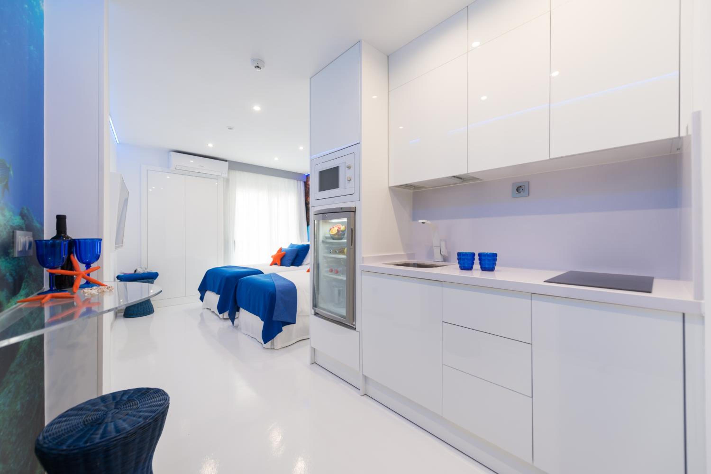 Double Room with Balcony photo 3