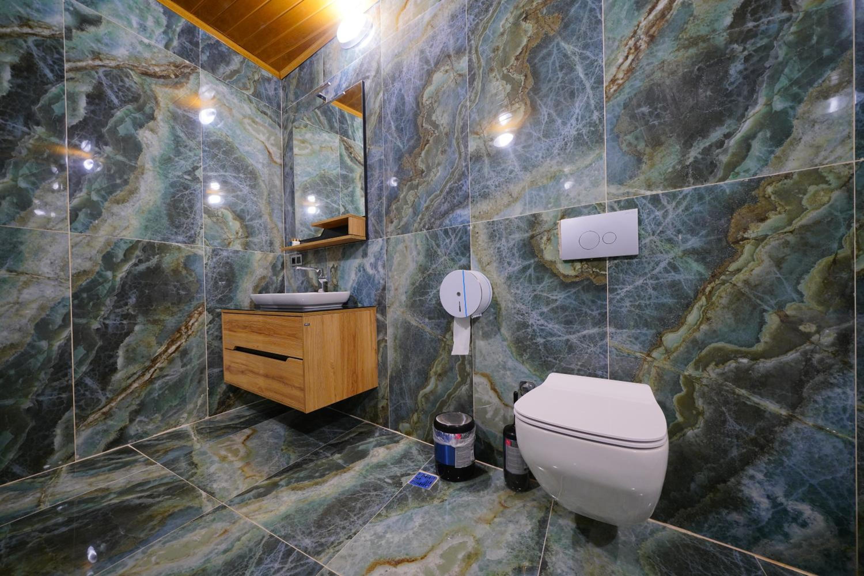 Queen Room with Spa Bath photo 3