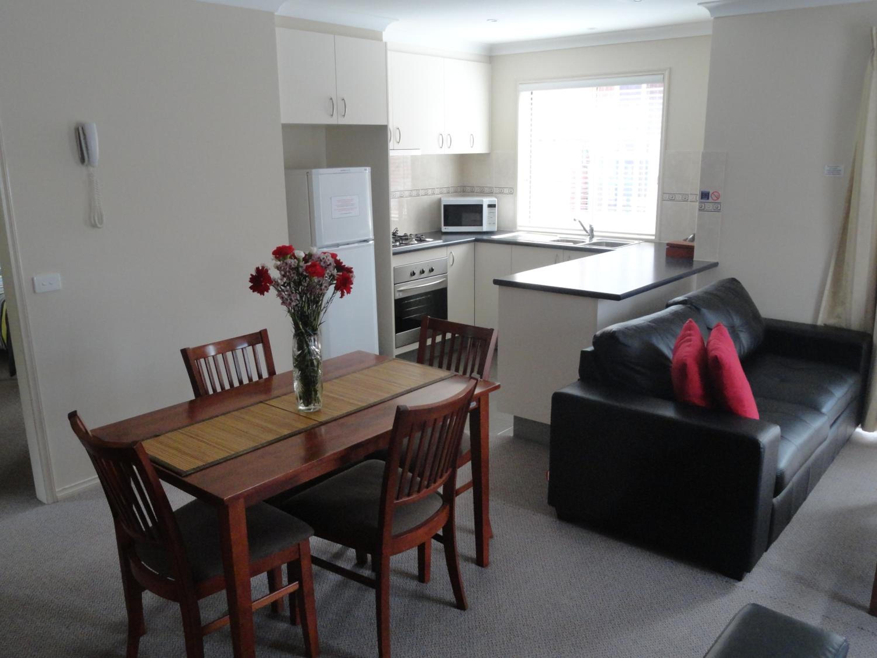 Two-Bedroom Apartment - Photo 7