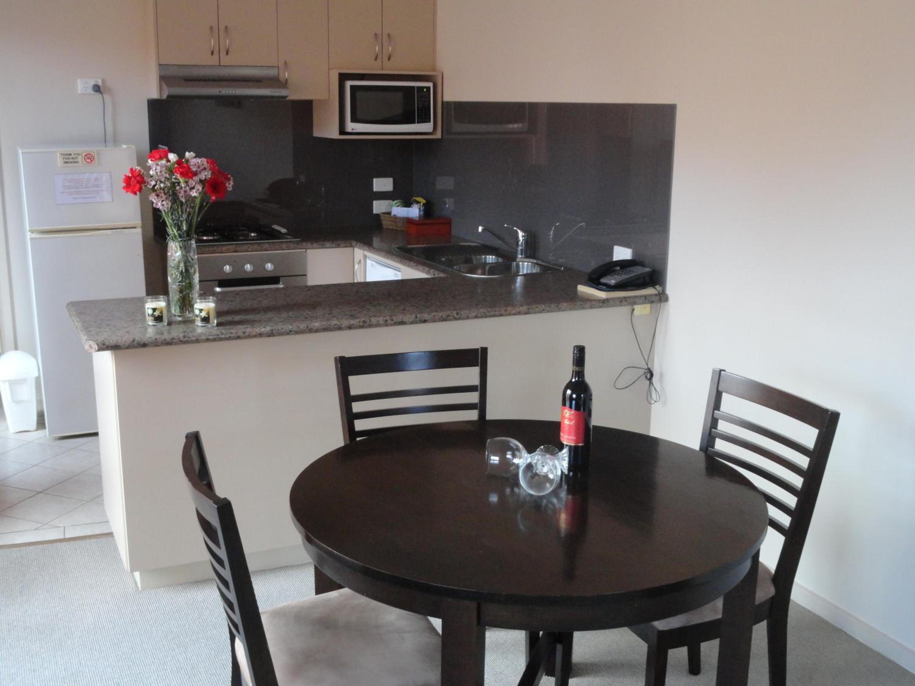 One-Bedroom Apartment - Photo 2