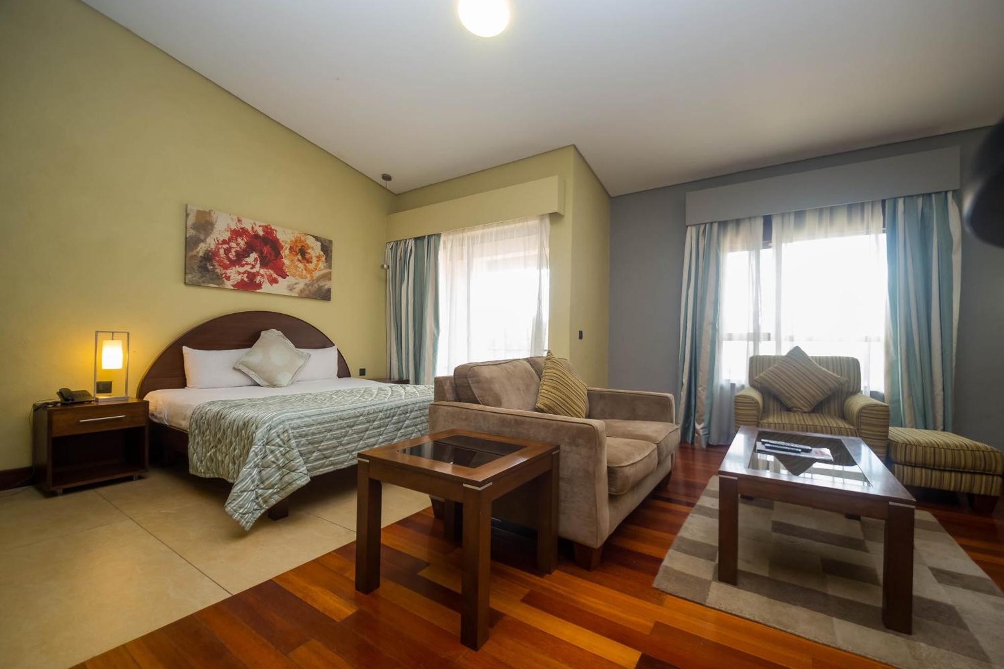 Studio Apartment - Photo 13