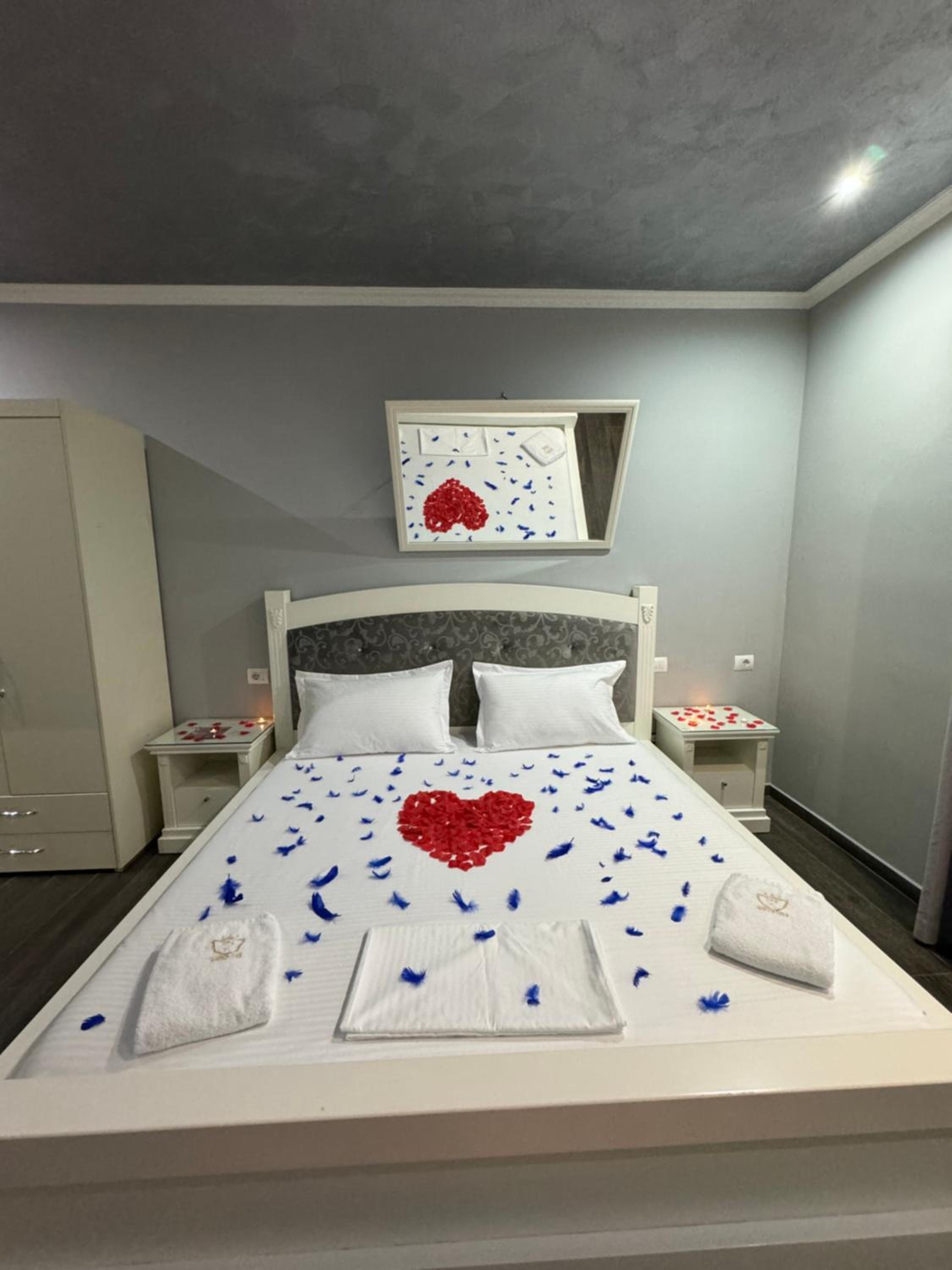Deluxe Suite with Spa Bath