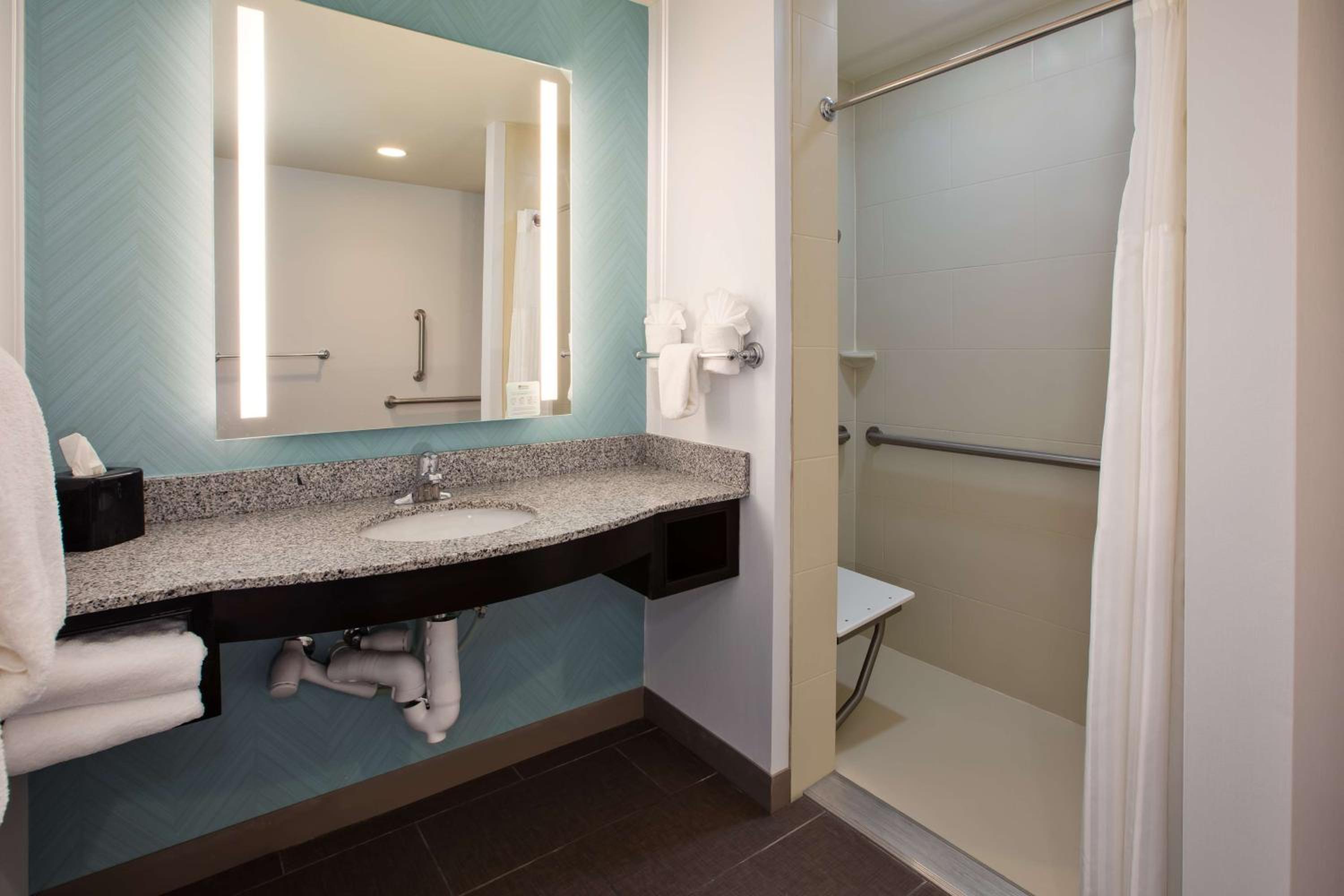 Queen Room with Two Queen Beds - Mobility and Hearing Access