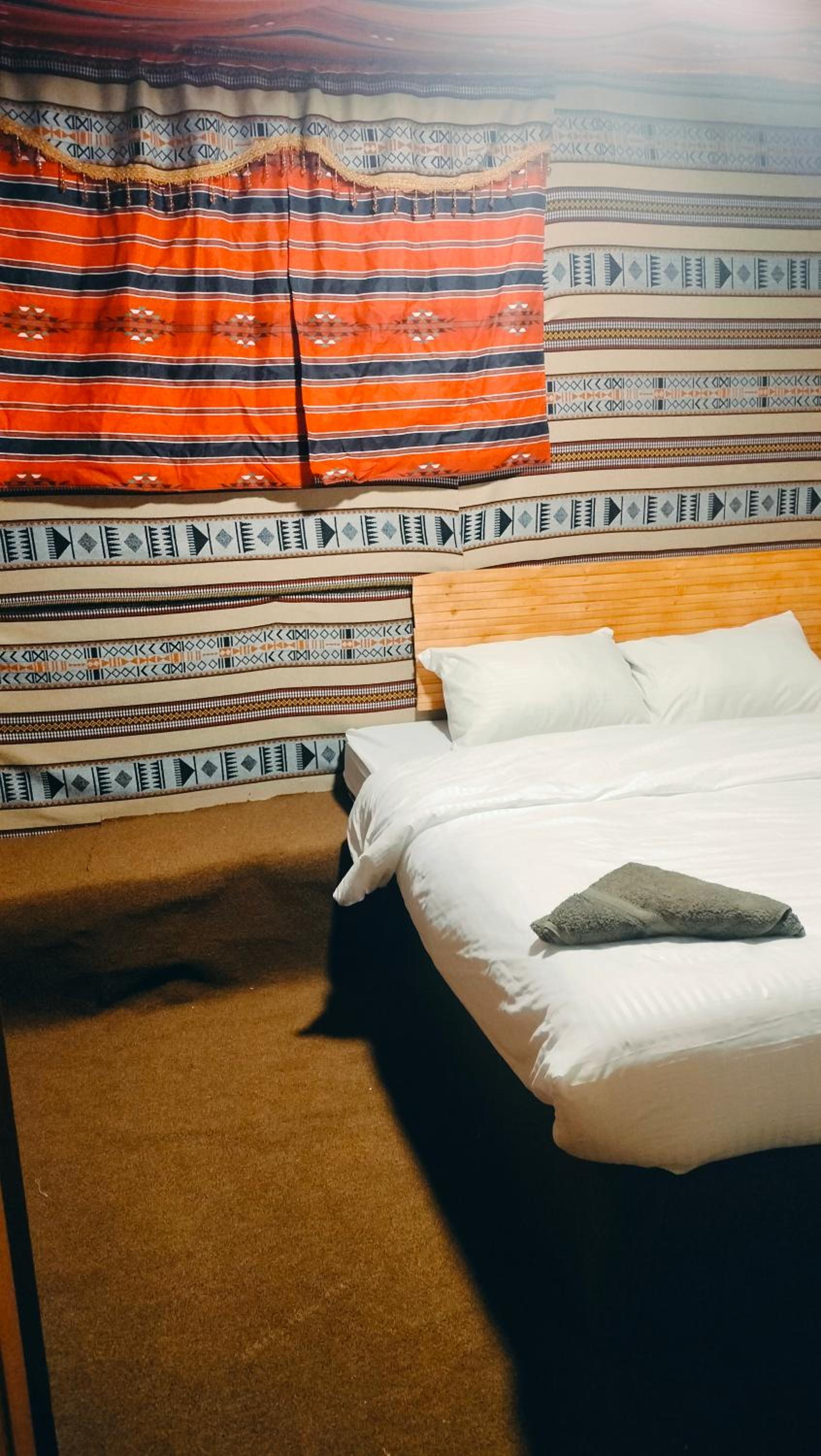 Double Room with Shared Bathroom photo 2