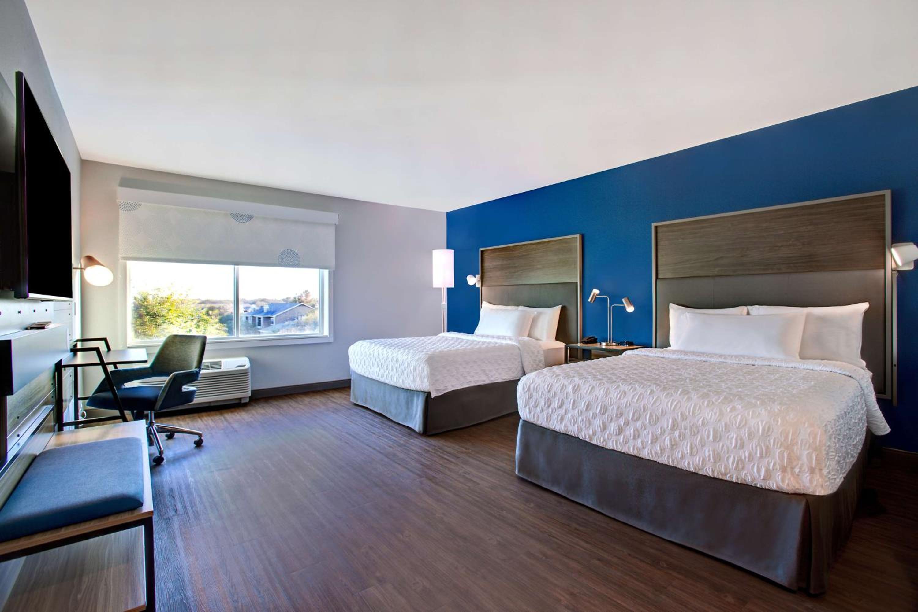 Queen Room with Two Queen Beds - Mobility Access - Photo 1