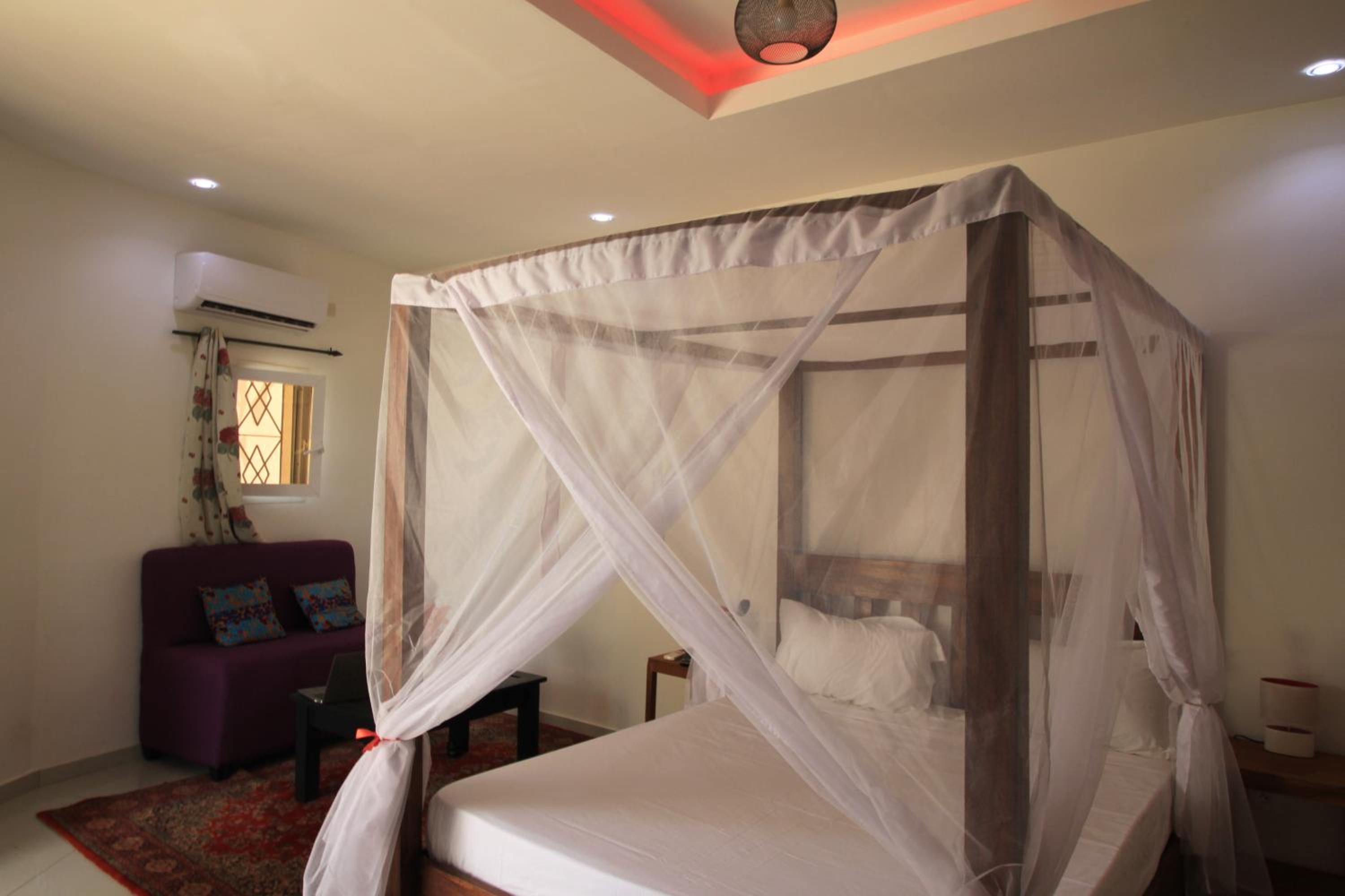 Triple Room With Pool View photo 2