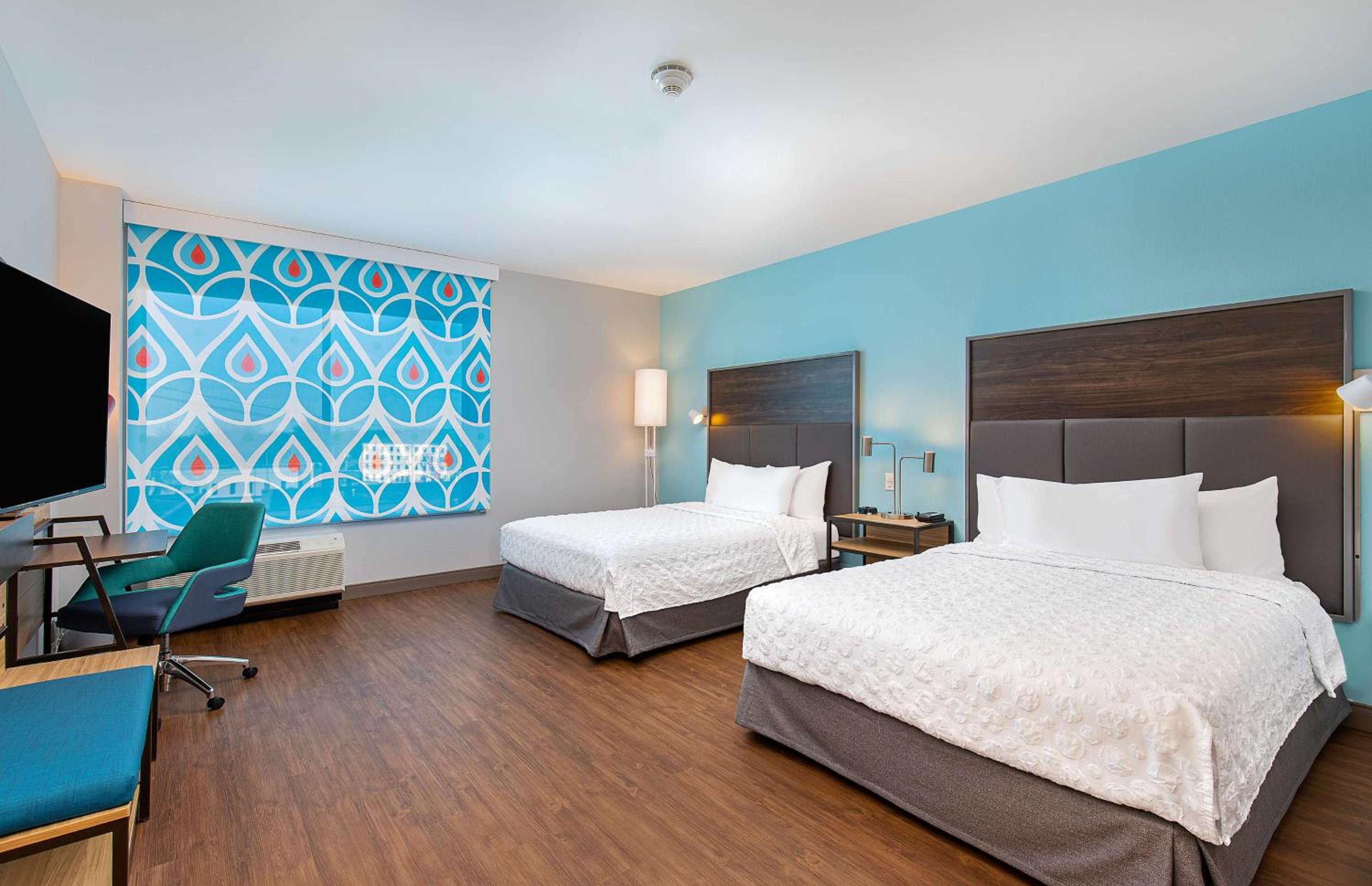Queen Room with Two Queen Beds - Mobility Access and 3X3 Shower