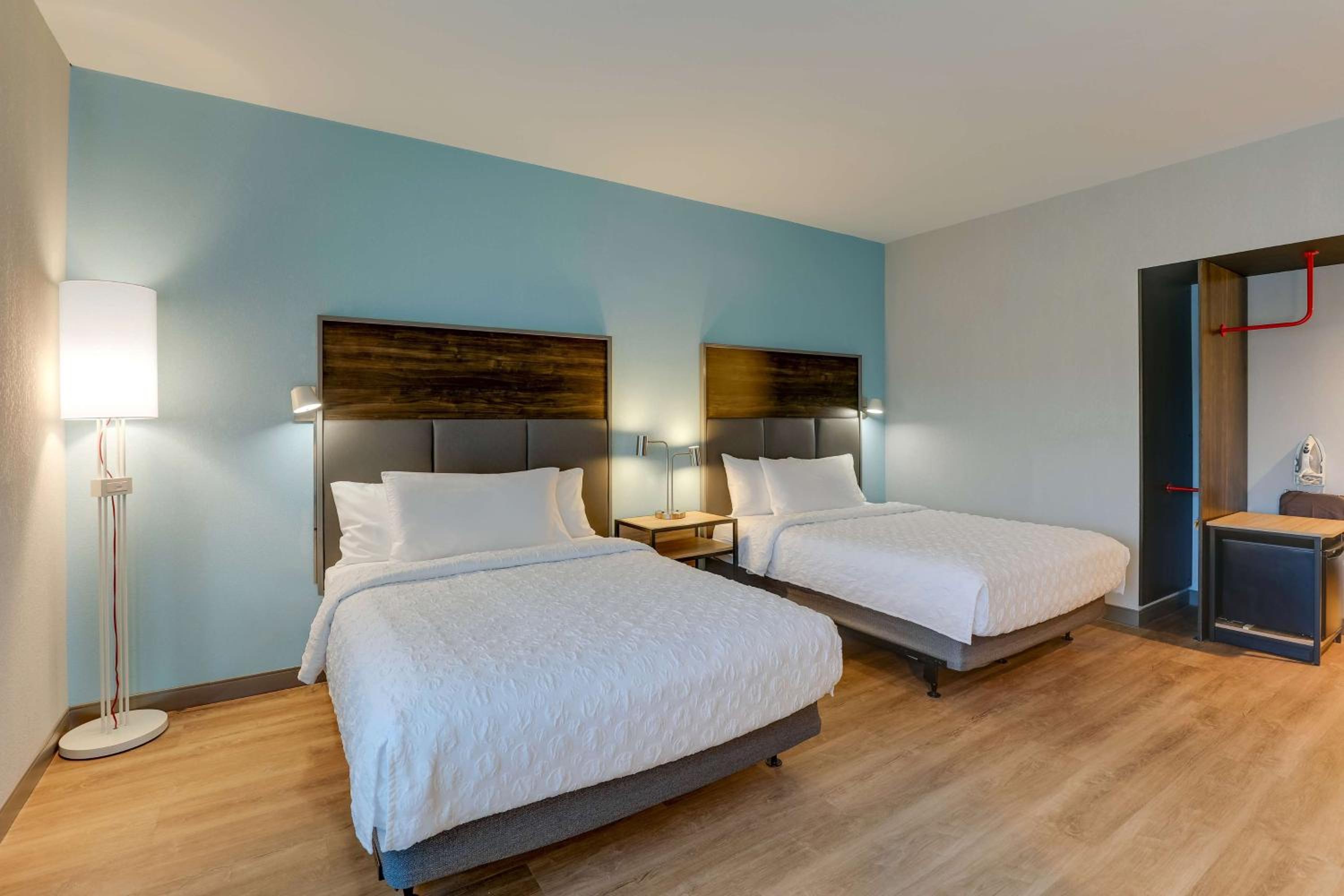 Queen Room with Two Queen Beds - Hearing Access - Photo 4