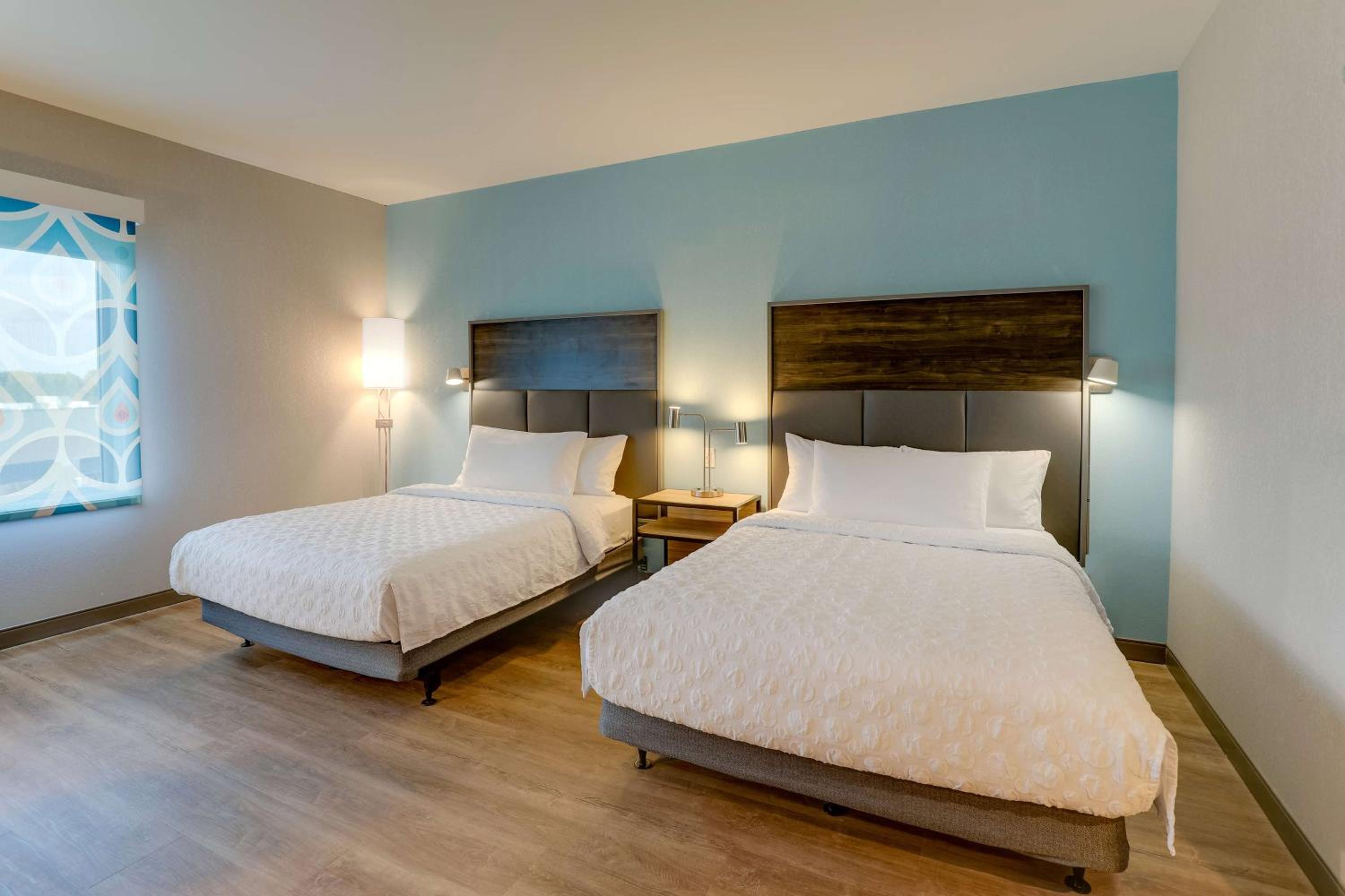 Queen Room with Two Queen Beds - Hearing Access - Photo 3