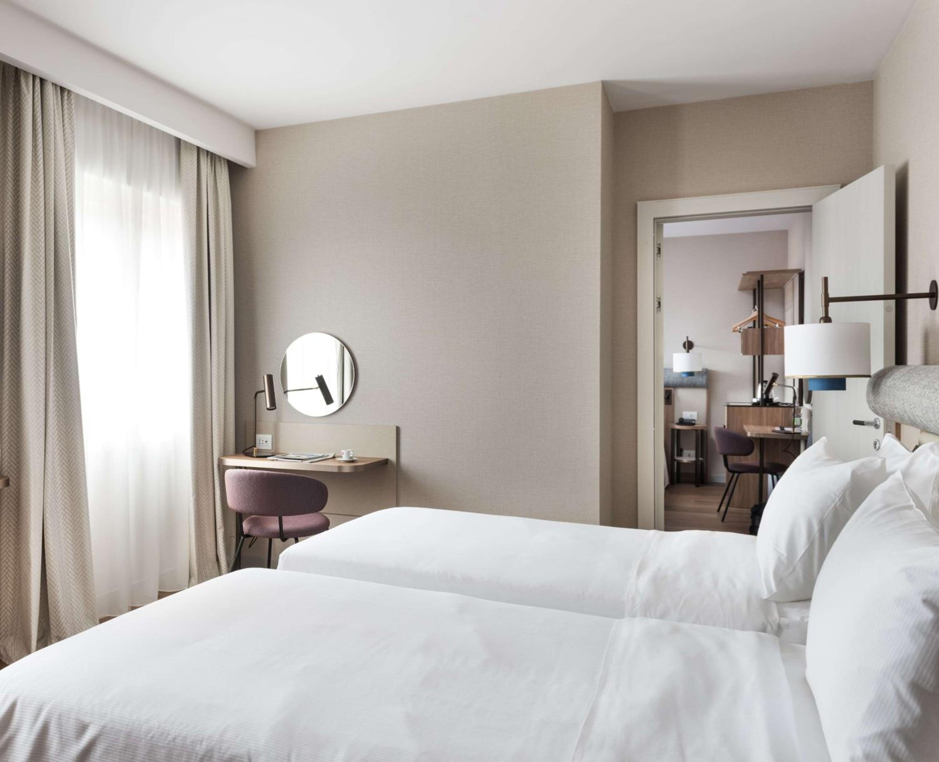 Twin Room - Photo 5