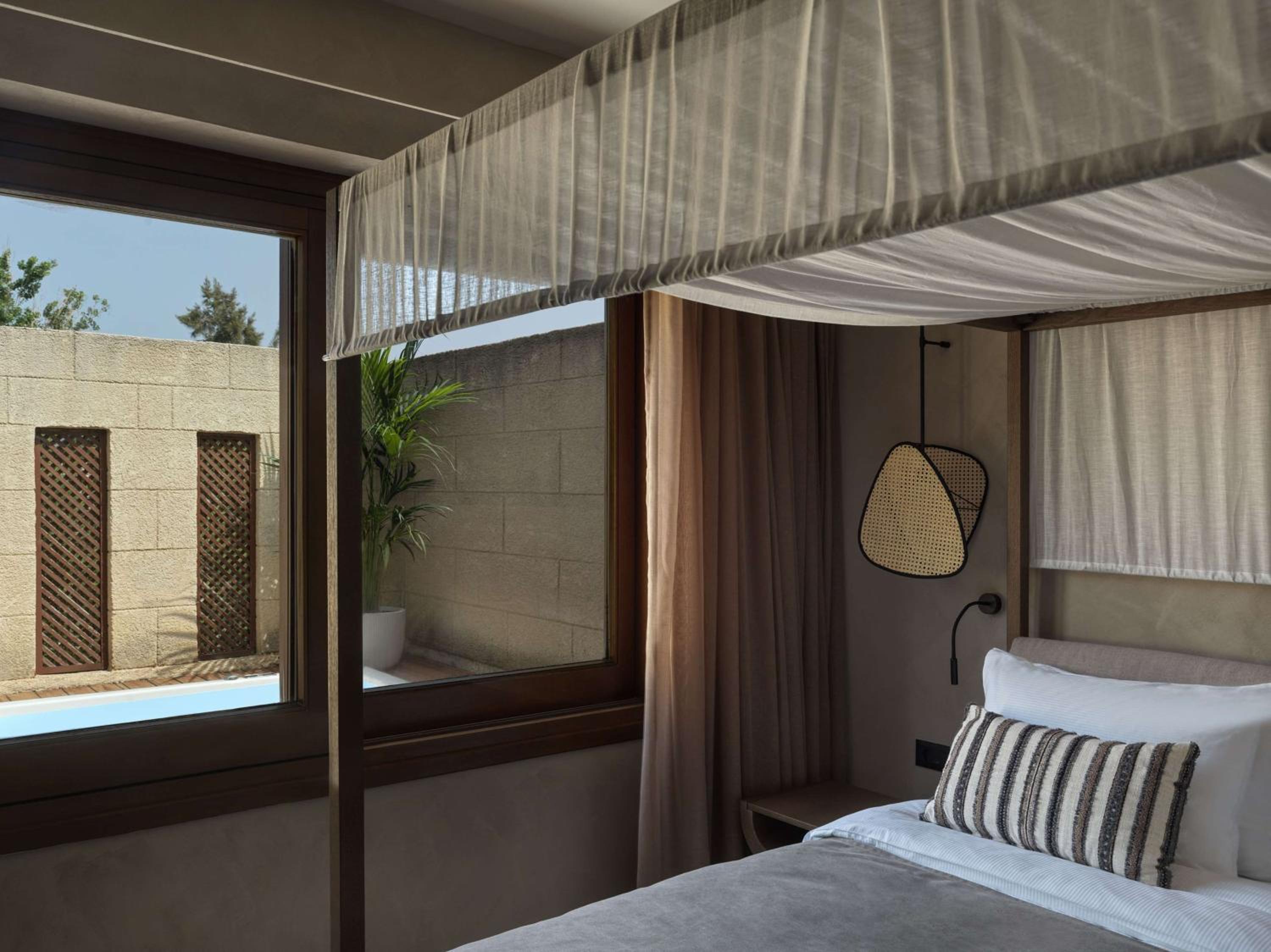 Ottoman One-Bedroom King Suite with Jetted Tub - Photo 17
